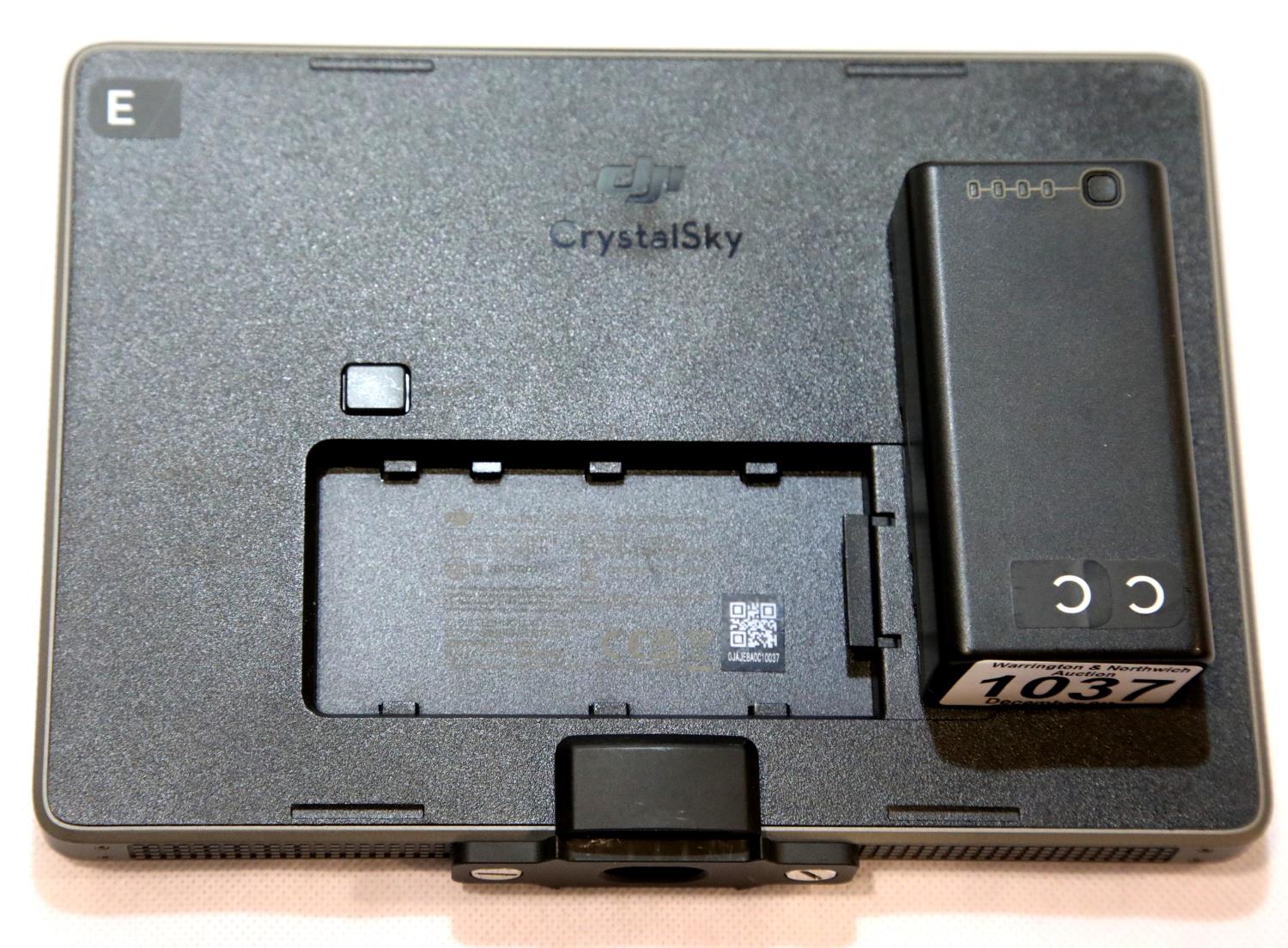 dji CrystalSky monitor, CS785 7.85" screen with 1 x battery and charger. P&P Group 2 (£18+VAT for - Image 2 of 2