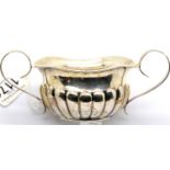 Antique 1902 hallmarked silver twin handled sugar bowl by EJ Partridge, 104g. P&P Group 1 (£14+VAT