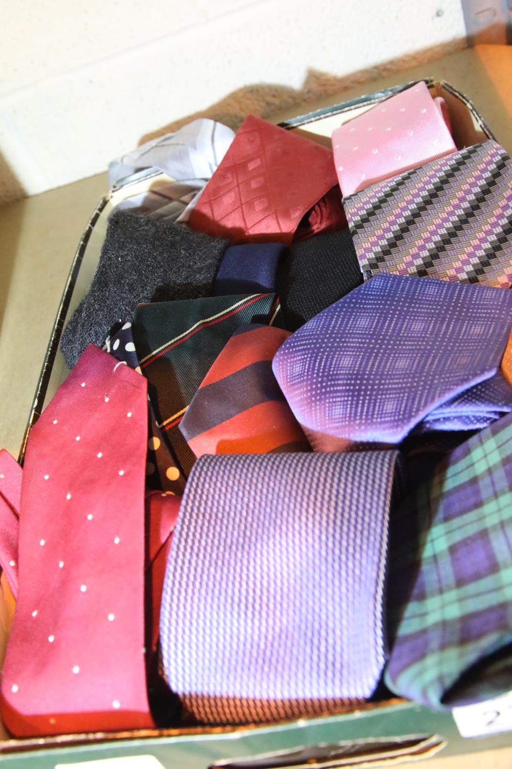 Quantity of mixed ties. Not available for in-house P&P