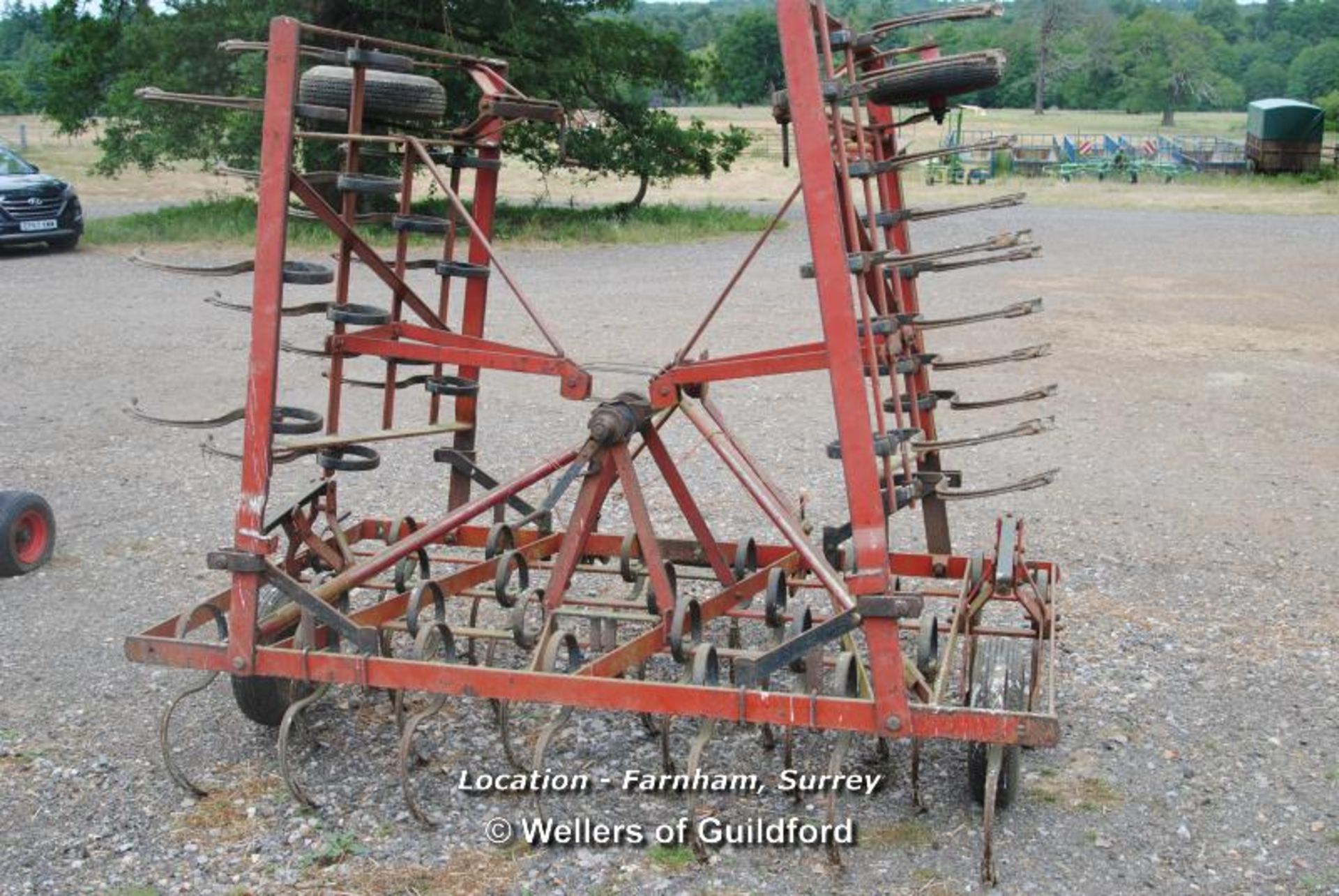 *TRIPLE K CULTIVATOR [LOCATION: AN ESTATE IN FARNHAM, SURREY - CALL THE OFFICE TO BOOK A - Image 4 of 5