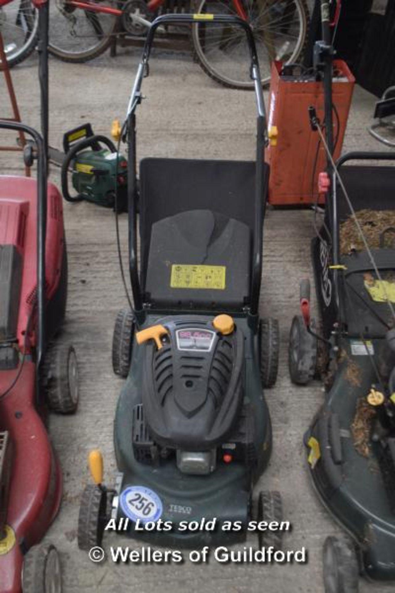 TESCO MOWER WITH 98.5CC ENGINE [LOCATION: HOMESTEAD FARM - CALL THE OFFICE TO BOOK A COLLECTION