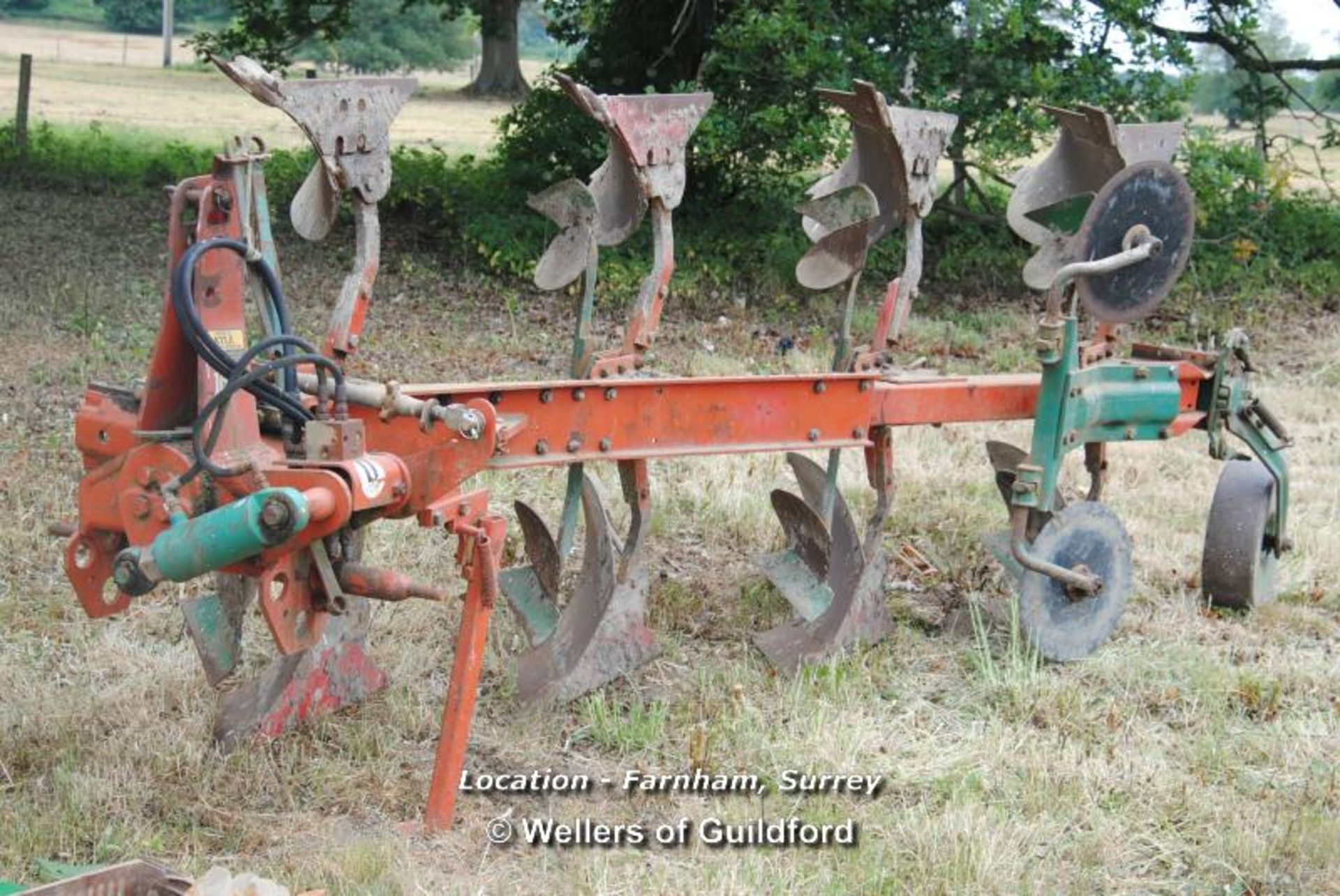 *KVERNLAND 160 PLOUGH AND SPARE PARTS [LOCATION: AN ESTATE IN FARNHAM, SURREY - CALL THE OFFICE TO - Image 2 of 9