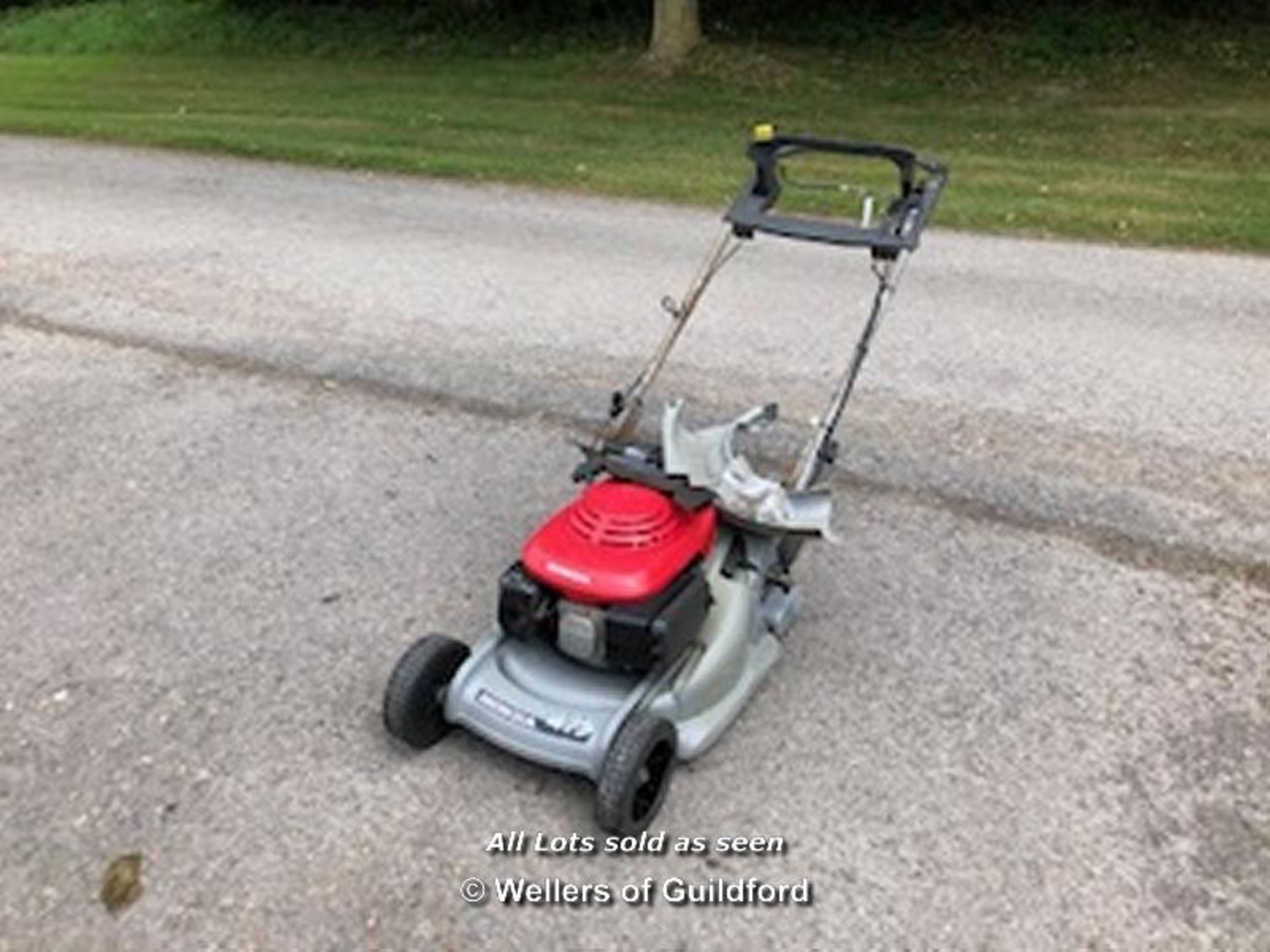 HONDA REAR ROLLER PEDESTRIAN MOWER 18" CUT, SPARES OR REPAIR [LOCATION: HOMESTEAD FARM - CALL THE