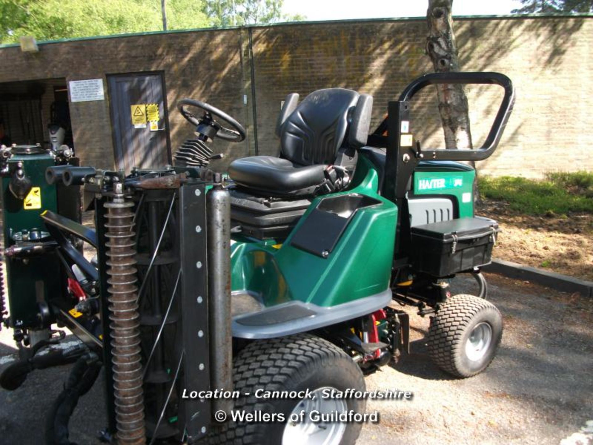 *HAYTER LT324 CYLINDER TRIPLE MOWER (APPROX 700 HOURS) - SERIAL: 877B 290000034 - KUBOTA 35HP