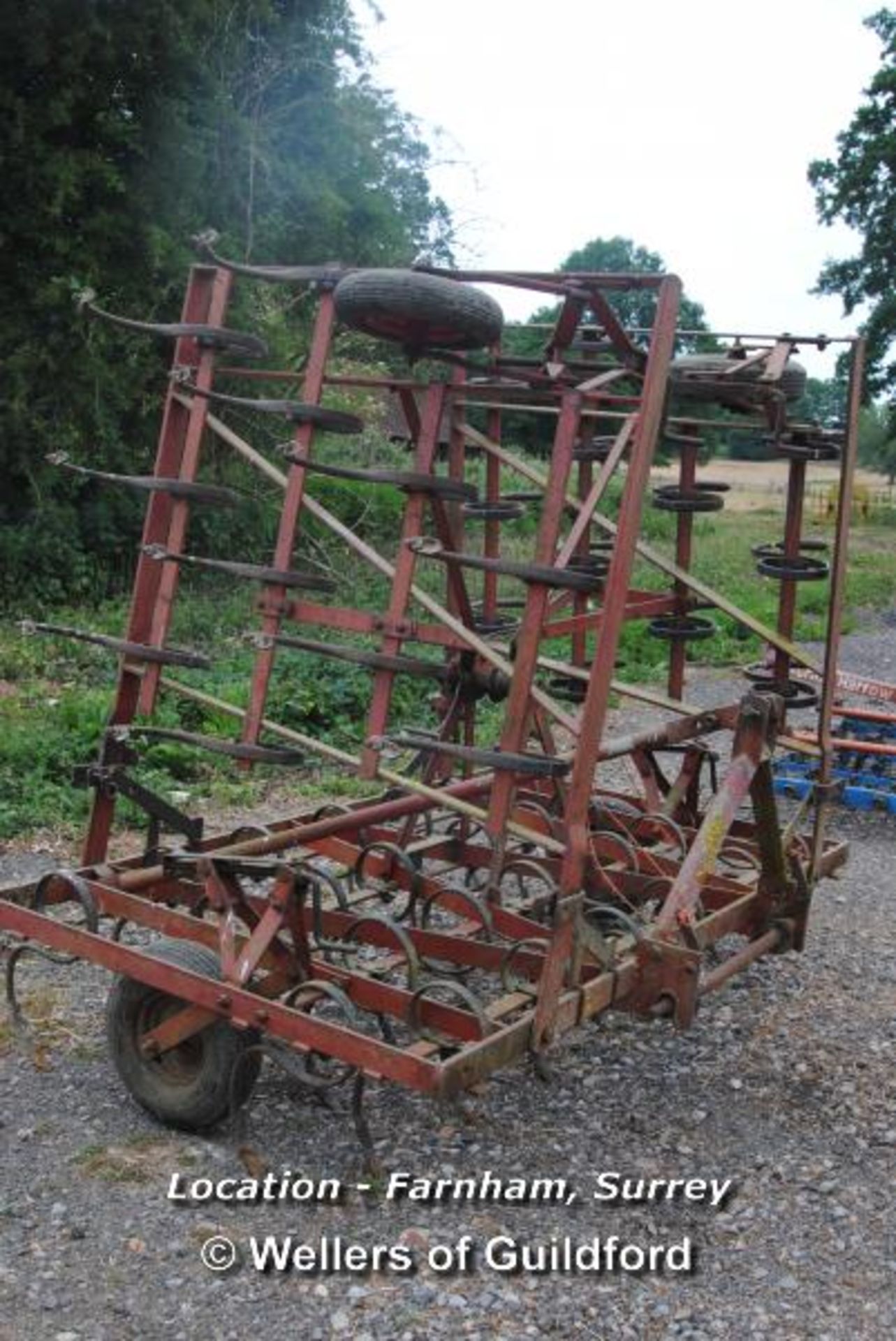 *TRIPLE K CULTIVATOR [LOCATION: AN ESTATE IN FARNHAM, SURREY - CALL THE OFFICE TO BOOK A - Image 3 of 5