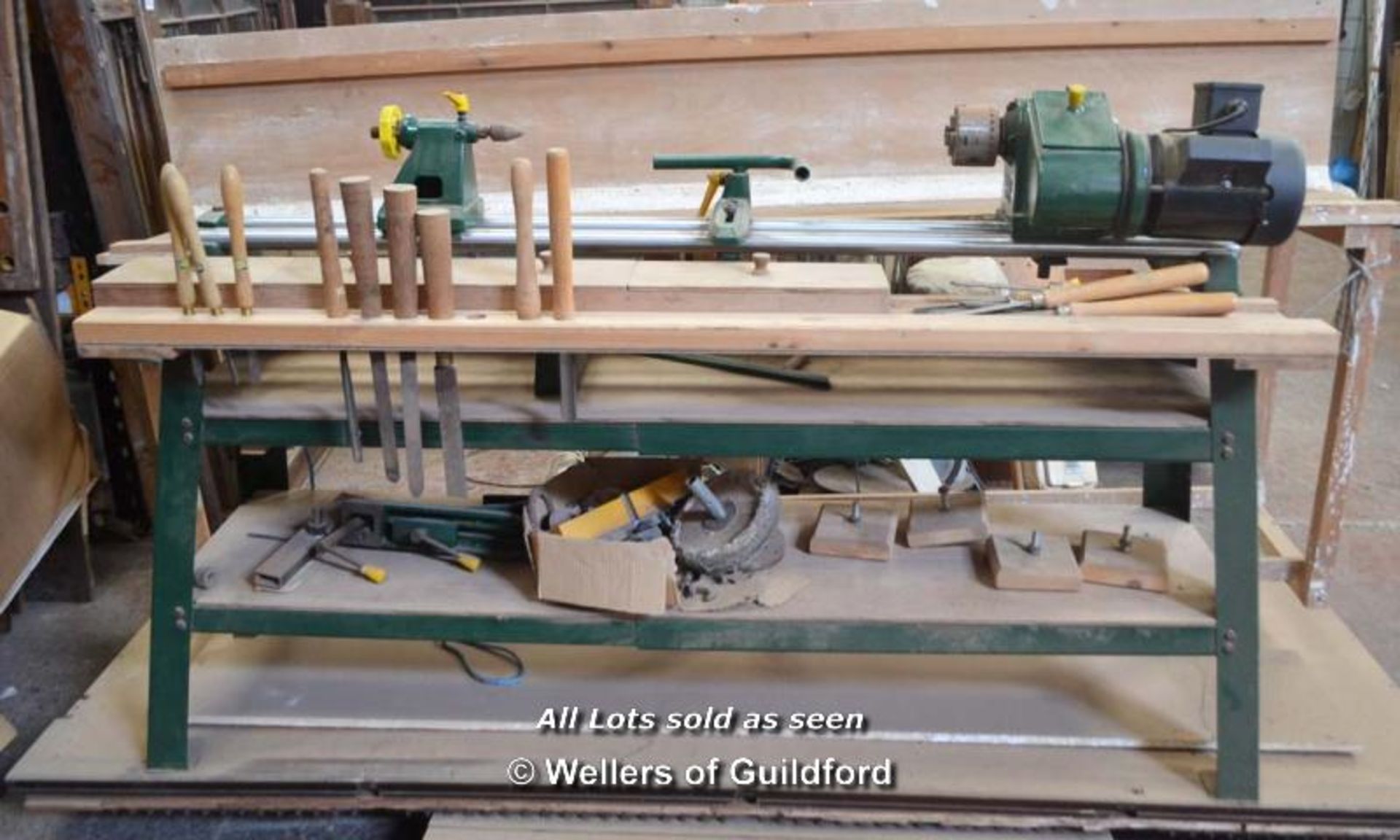 *WOOD TURNING LATHE COMPLETE WITH TOOLS