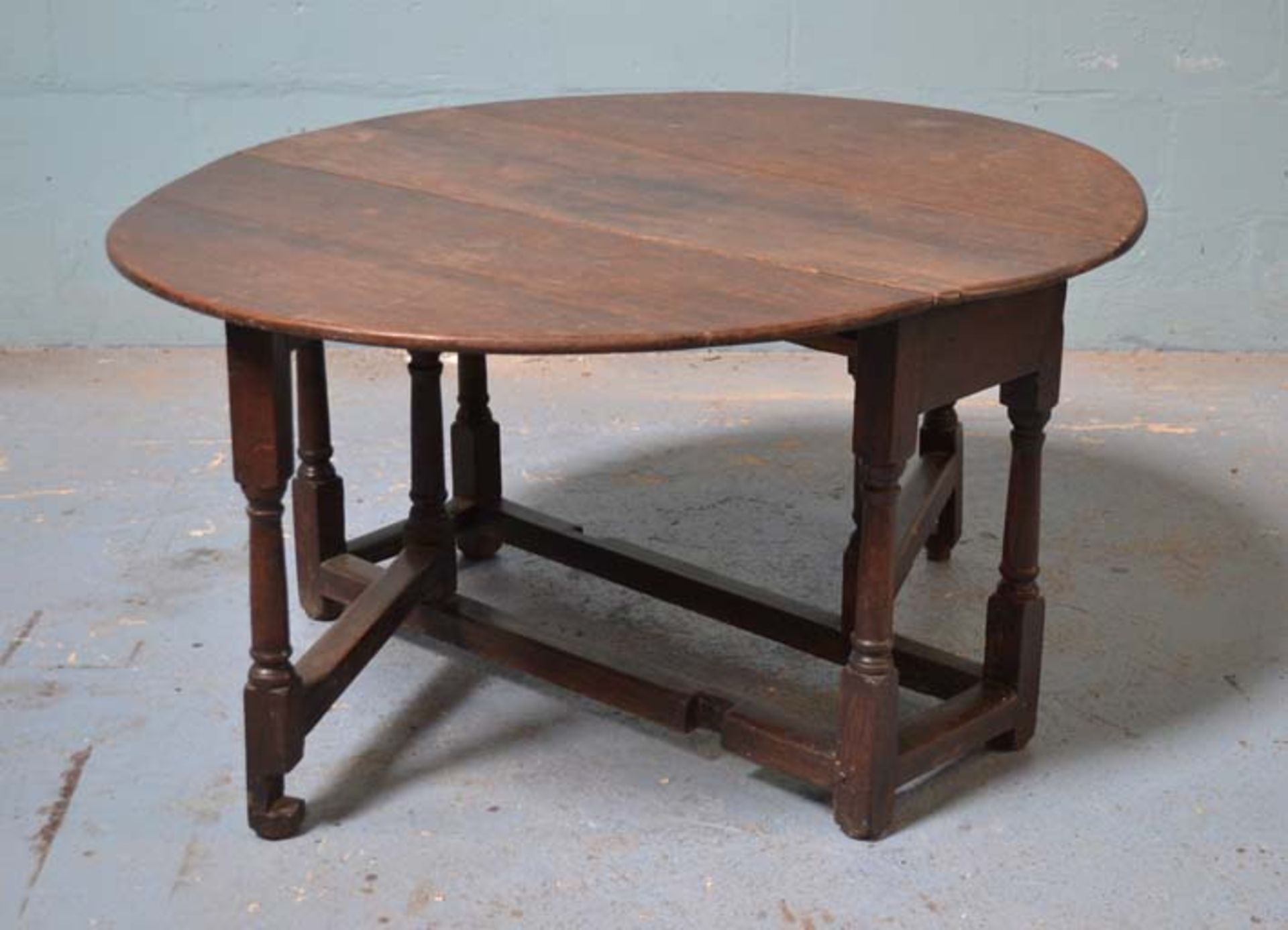 *ANTIQUE OAK ROUND DROP DOWN TABLE, CIRCA 1800. 1420MM ( 56" ) WIDE X 1205MM ( 47.5" ) DEEP X