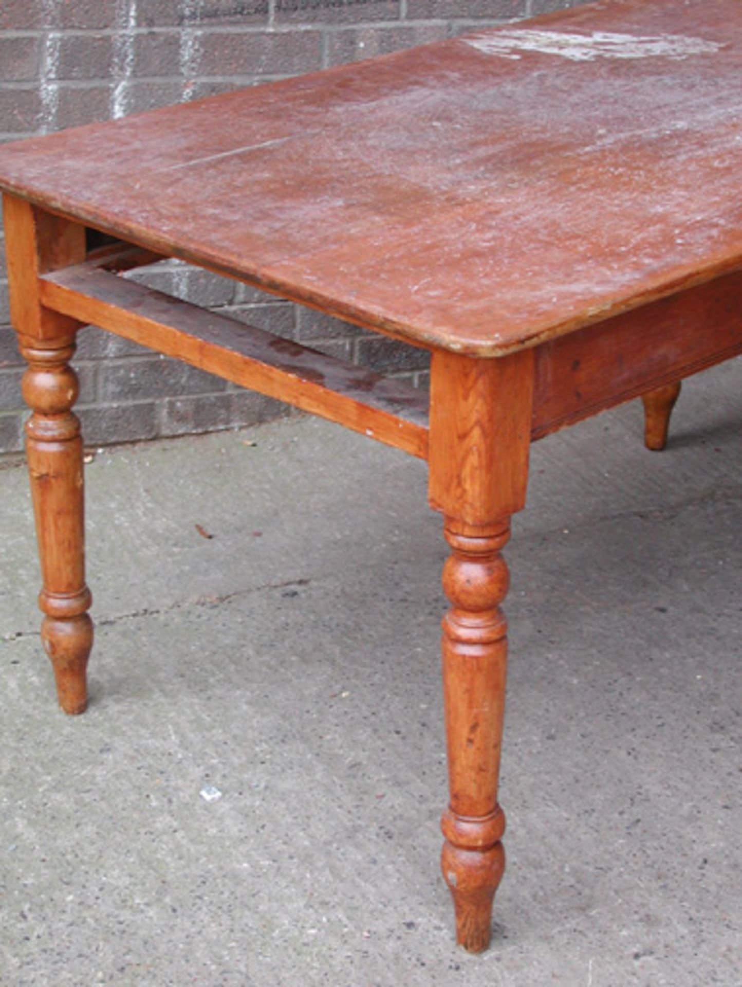 *PINE TABLE. HEIGHT 745MM (29.25IN) X WIDTH 1370MM (54IN) X DEPTH 830MM (32.5IN) [0] - Image 3 of 3