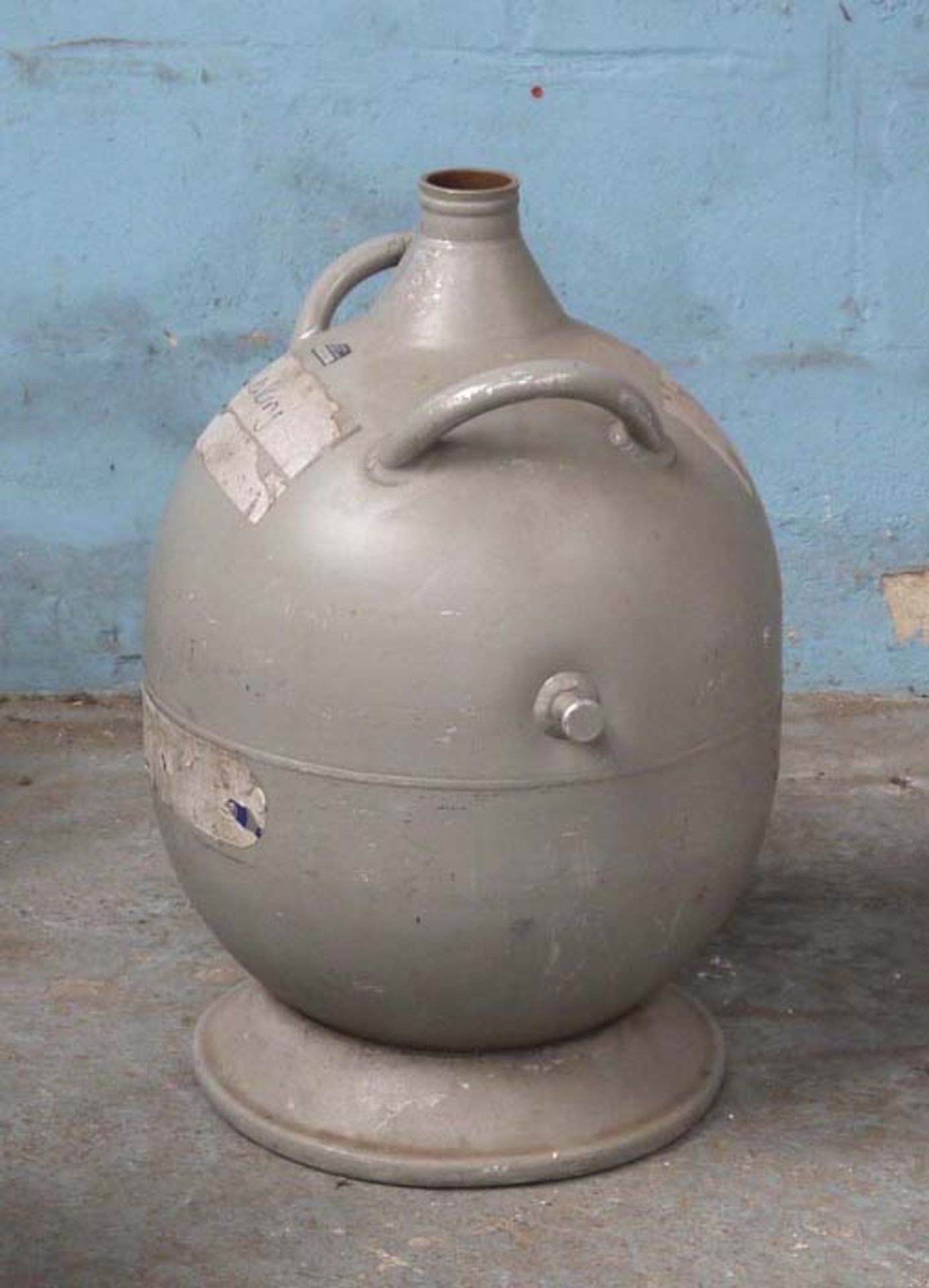 *SET OF FOUR METAL GAS VESSELS. 585MM ( 23" ) HIGH, 380MM ( 15" ) DIA [0]