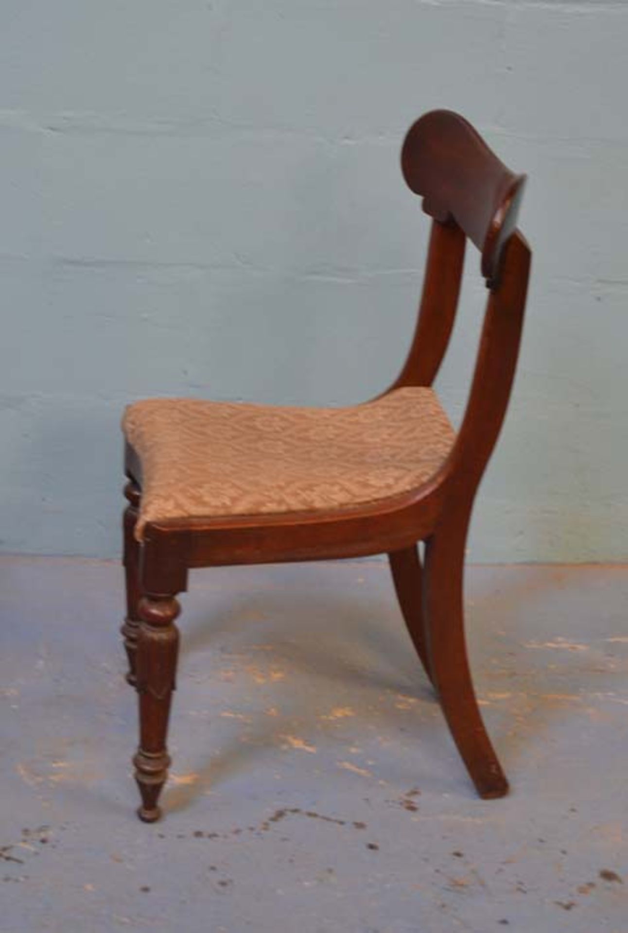 *PAIR OF EARLY VICTORIAN MAHOGANY ANTIQUE CHAIRS. 880MM ( 34.75" ) HIGH X 520MM ( 20.5" ) WIDE X - Image 2 of 5