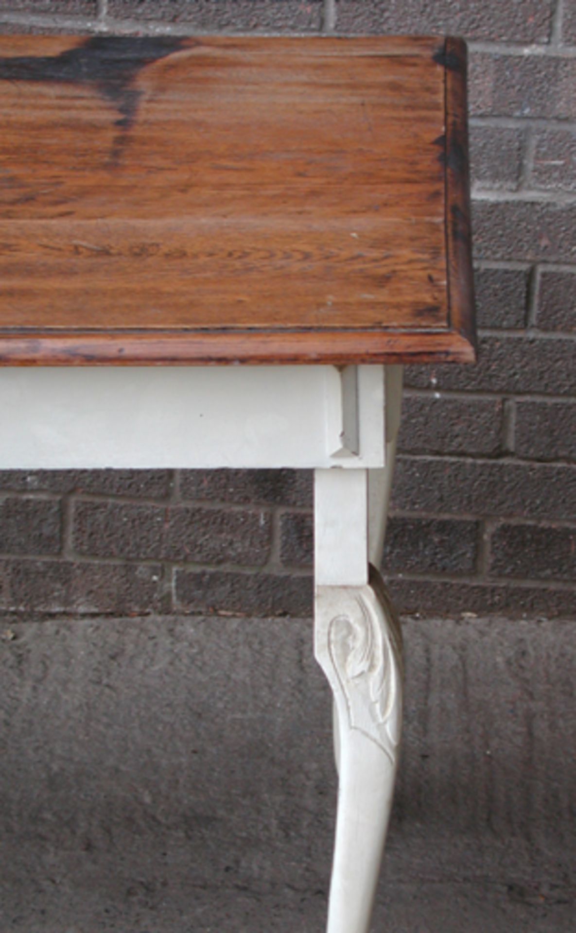 OAK TOPPED SHOP TABLE, MID 1900S. HEIGHT 780MM (31IN) X WIDTH 1300MM (51IN) X DEPTH 760MM (30IN) [ - Image 5 of 5