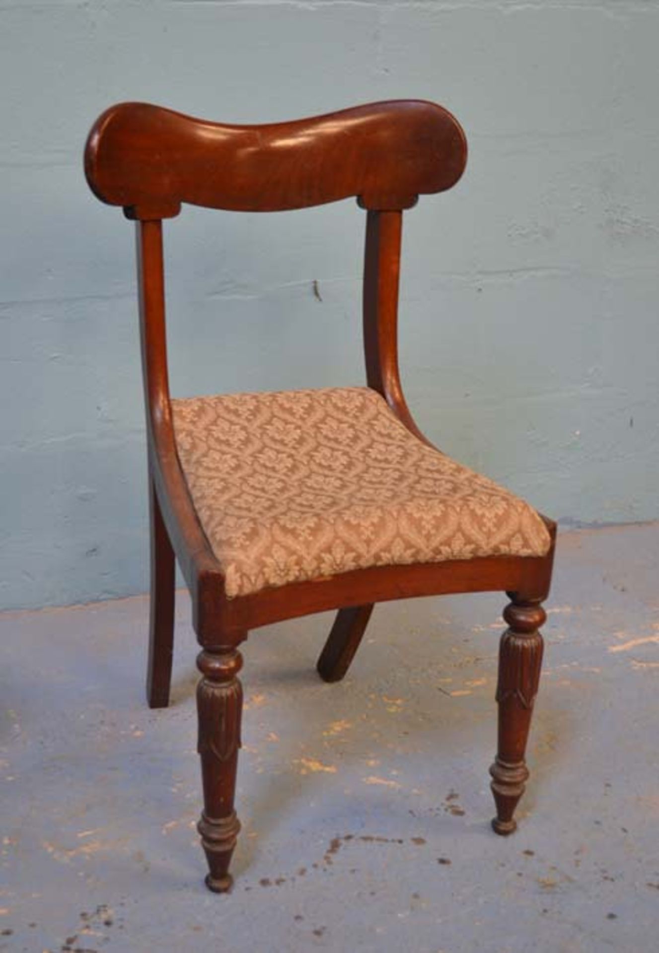 *PAIR OF EARLY VICTORIAN MAHOGANY ANTIQUE CHAIRS. 880MM ( 34.75" ) HIGH X 520MM ( 20.5" ) WIDE X - Image 5 of 5