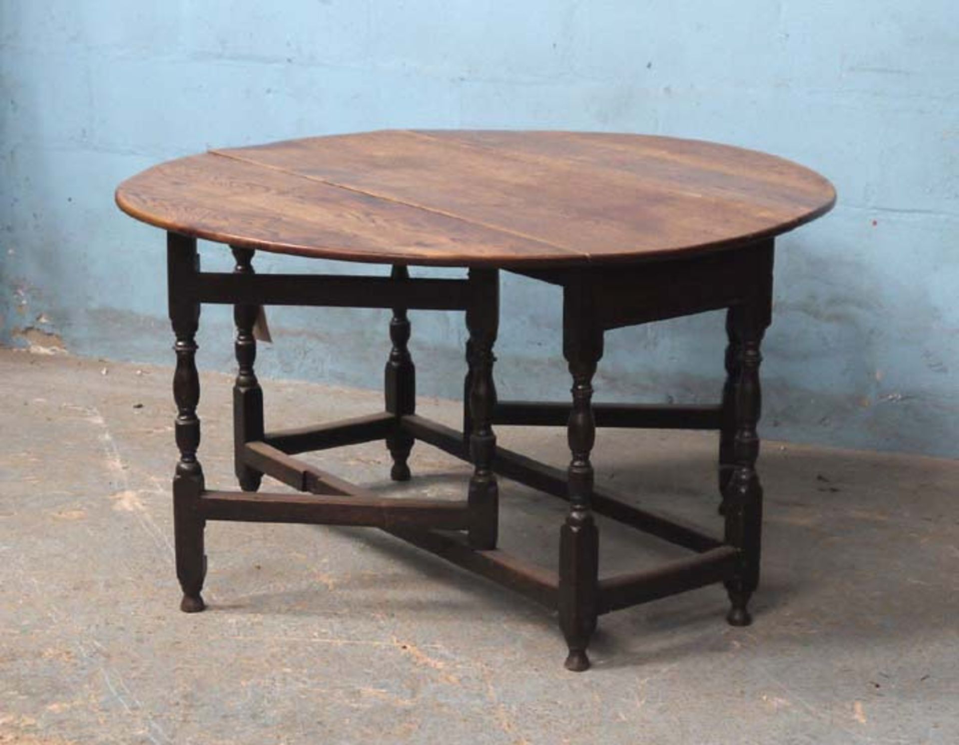 *OAK GATELEG TABLE CIRCA 1760-1770. 1185MM ( 47" ) WIDE X 1295MM ( 51" ) DEEP X 705MM ( 27.75" )