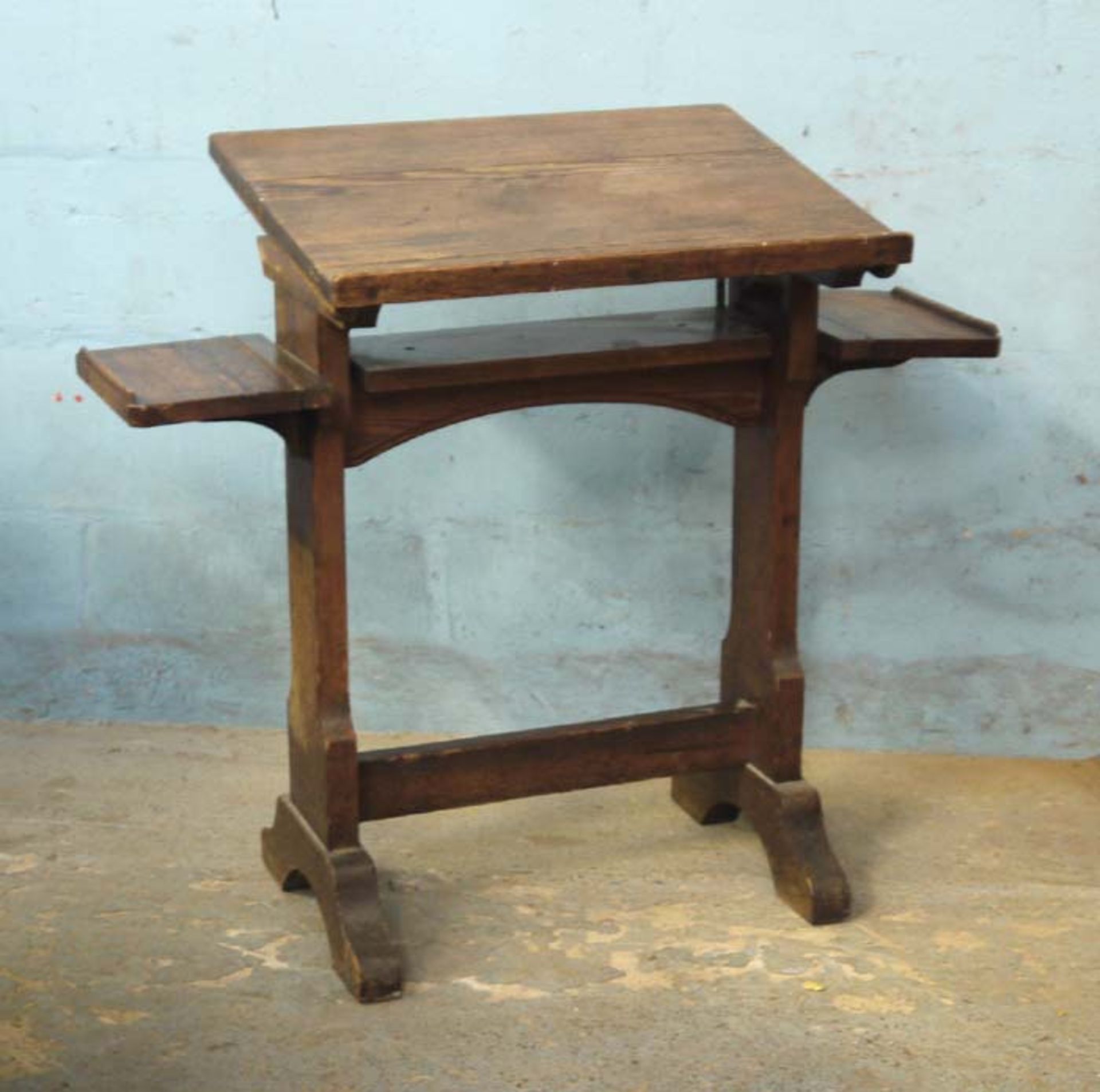 *VICTORIAN PITCH PINE SIDE TABLE. 770MM ( 30.25" ) HIGH X 660MM ( 26" ) WIDE X 465MM ( 18.25" ) DEEP - Image 3 of 5