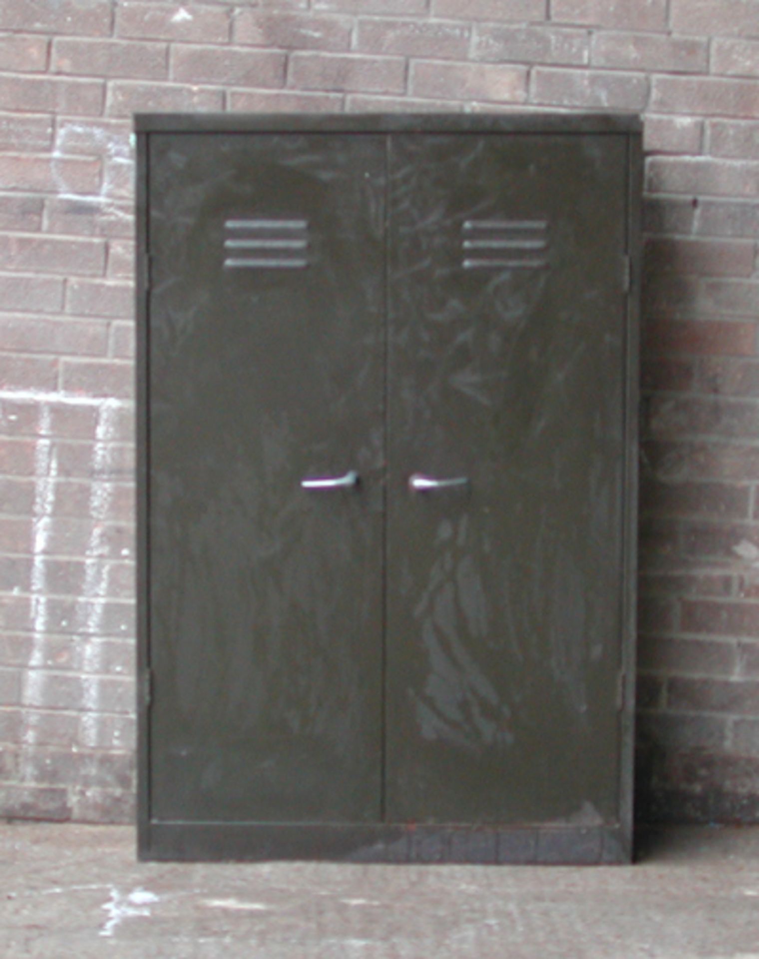 *GREEN METAL LOUVERED FACTORY CABINET, MID 1900'S. HEIGHT 1380MM (54.25IN) X WIDTH 915MM (36IN) X - Image 4 of 4
