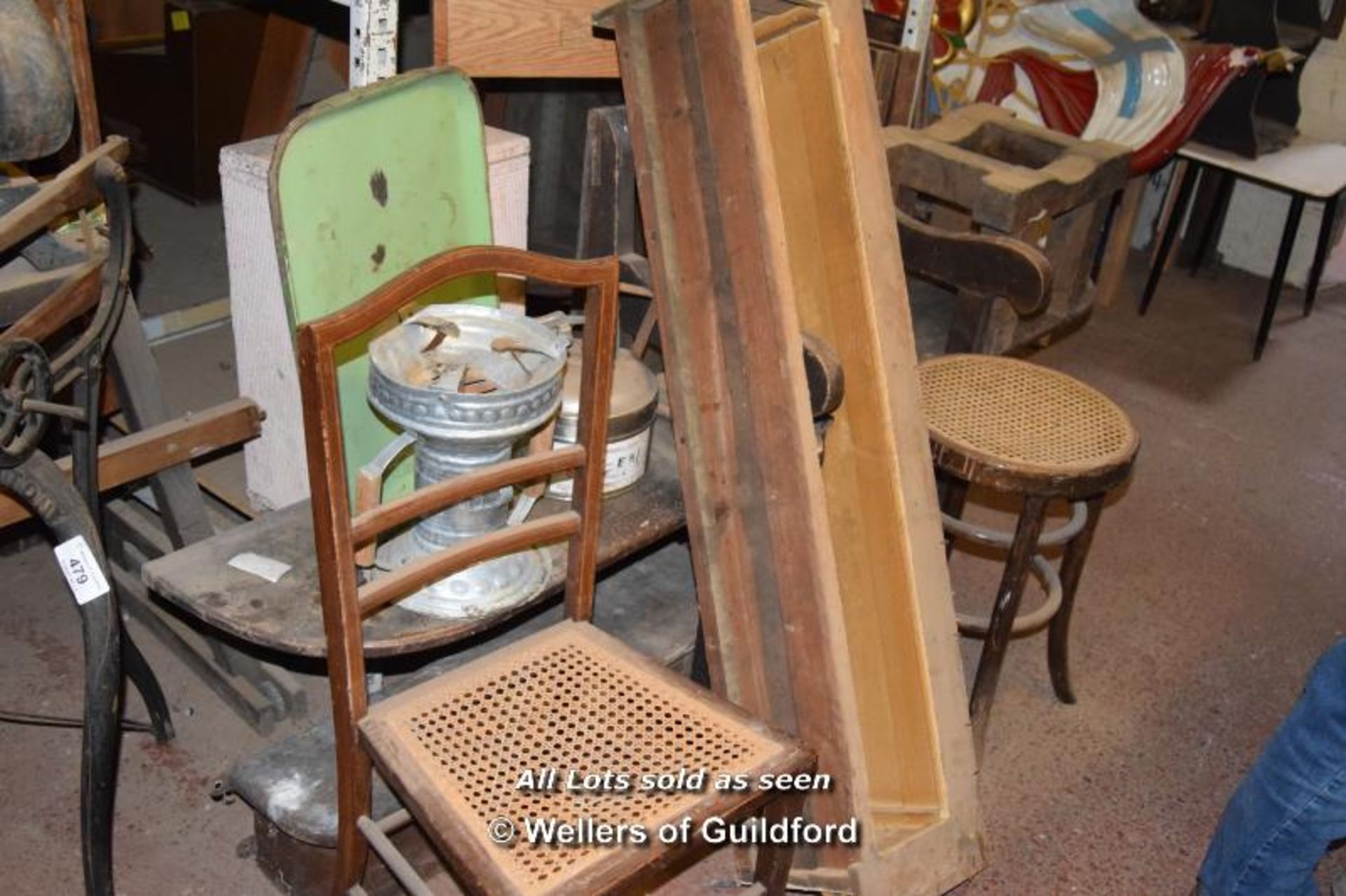*MIXED ITEMS TO INCLUDE BENCH BARREL STAND AND PARAFIN STOVE