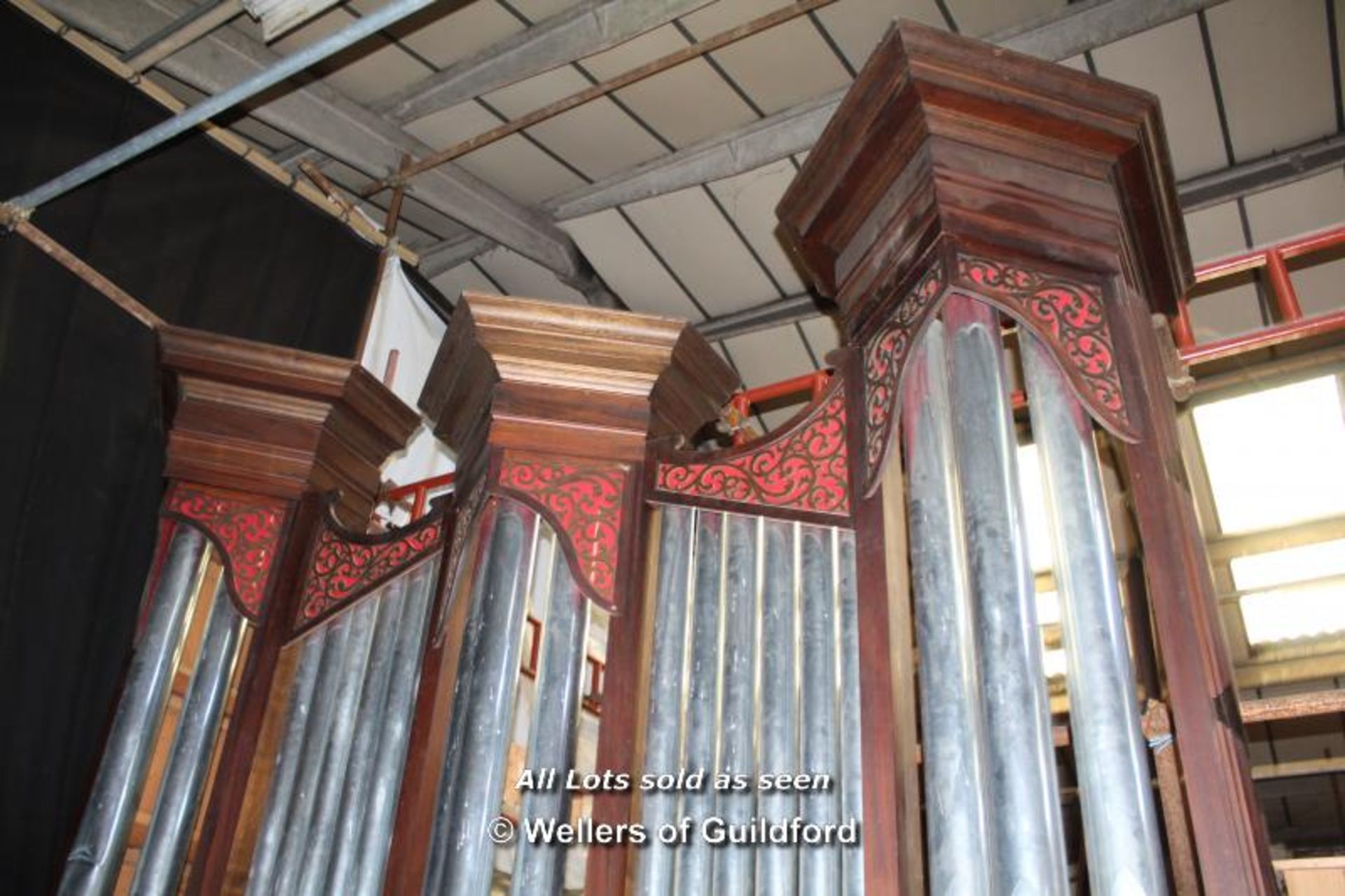 *ORGAN CASE AND PIPES. HEIGHT 2.51M (8.2FT) X WIDTH 3.4M (11.1FT) X DEPTH 1050MM (41.25IN) [0] - Image 2 of 12