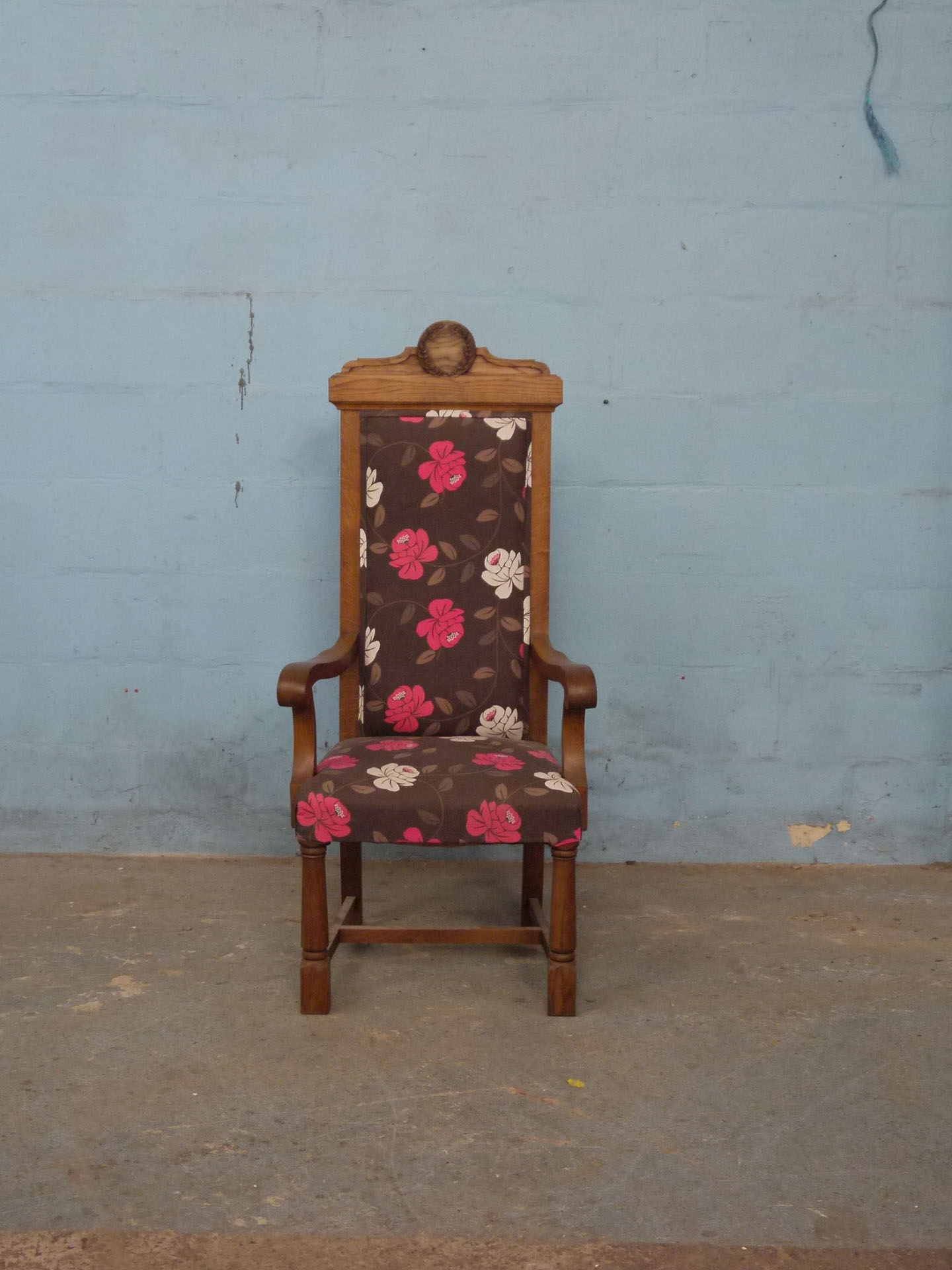 *OAK THRONE RECENTLY RECOVERED IN RECLAIMED FABRIC. HEIGHT 1395MM (55IN) X WIDTH 630MM (24.25IN) X - Image 2 of 3