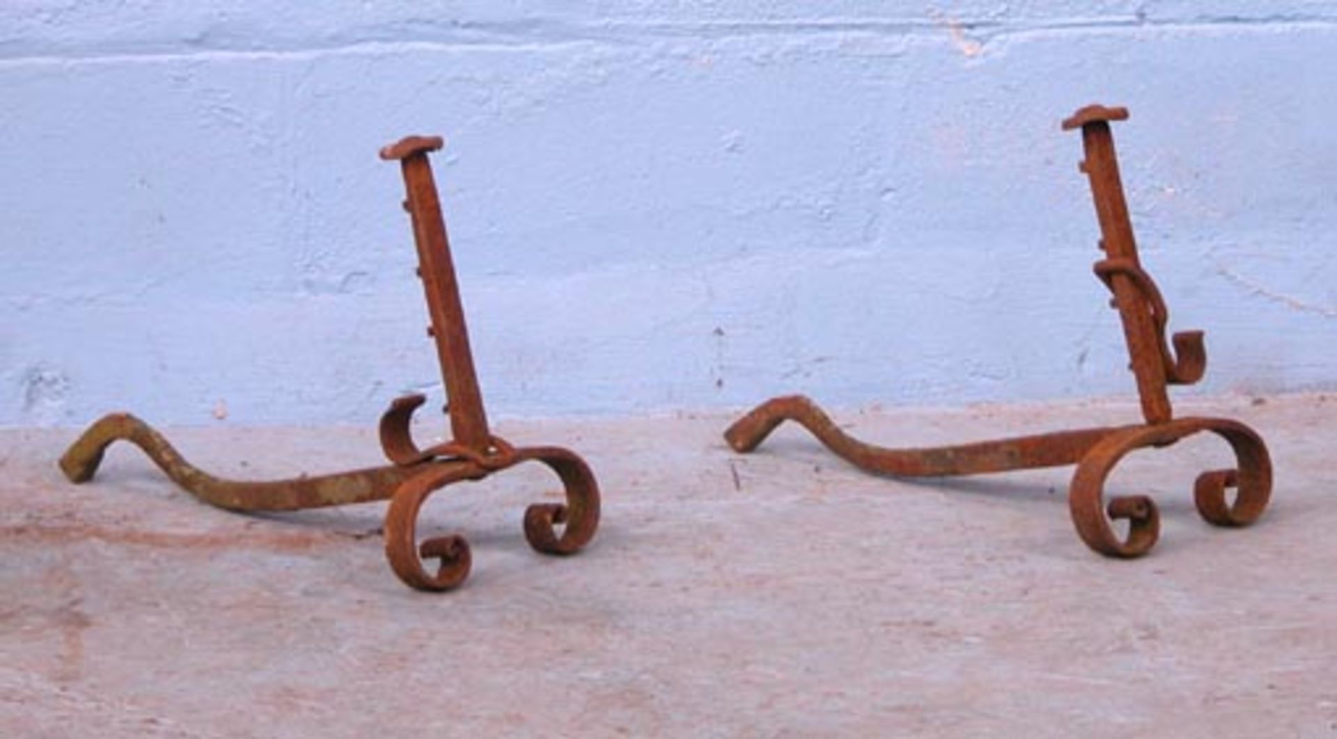 *PAIR OF WROUGHT IRON FIRE DOGS, CIRCA 1900. 310MM (12IN) HIGH X 190MM (7.5IN) WIDE X 425MM (16. - Image 2 of 2