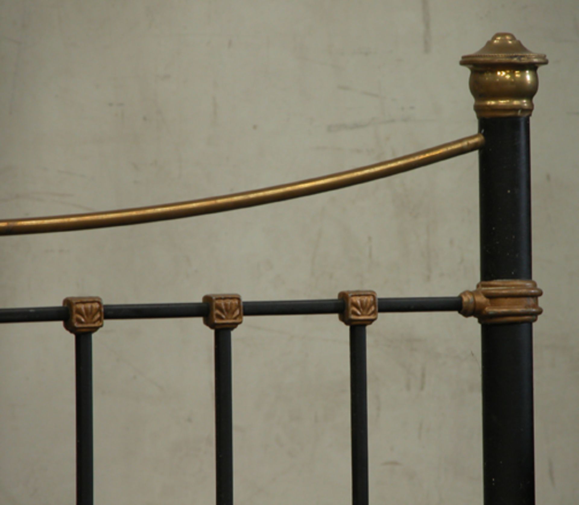 *BEDFRAME WITH BRASS DETAILS, MID 1900S. HEIGHT 1260MM (49.5IN) X WIDTH 1260MM (49.25IN) X DEPTH - Image 3 of 6