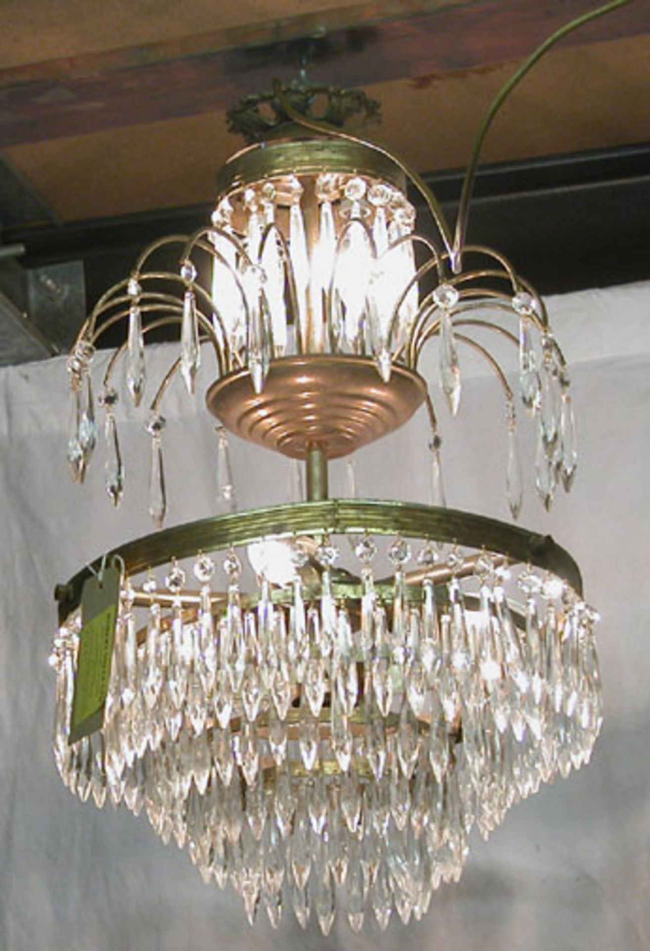 *CAKE CHANDELIER, MID 1900S. HEIGHT 640MM (25.25IN) X DIAMETER 385MM (15IN) [0] - Image 3 of 4