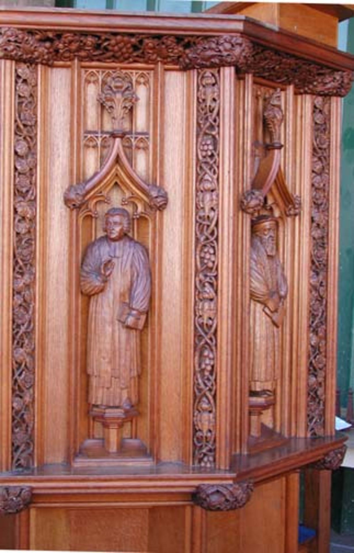*ANTIQUE GOTHIC OAK PULPIT WITH CARVED FIGURES, CIRCA 1900. HEIGHT 2050MM (80.75IN) EXCL SLOPE X - Image 2 of 6