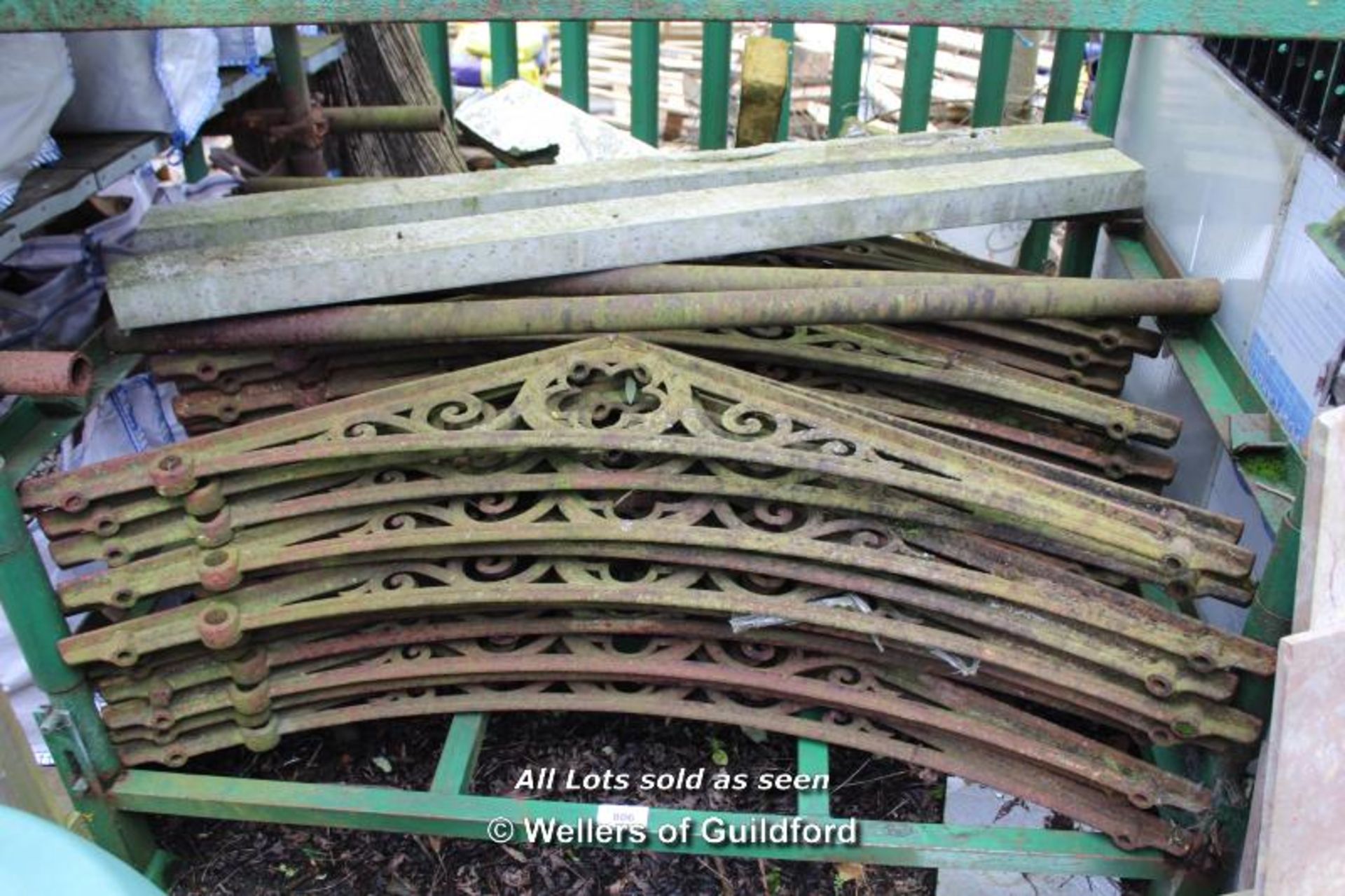 *APPROX 32 CAST IRON DECORATIVE ANGLE SECTIONS