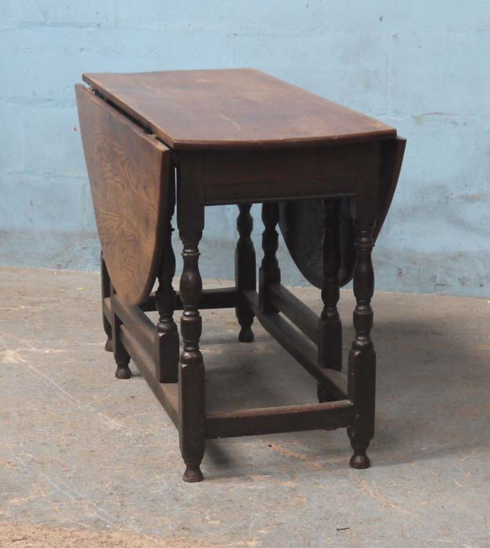 *OAK GATELEG TABLE CIRCA 1760-1770. 1185MM ( 47" ) WIDE X 1295MM ( 51" ) DEEP X 705MM ( 27.75" ) - Image 3 of 5