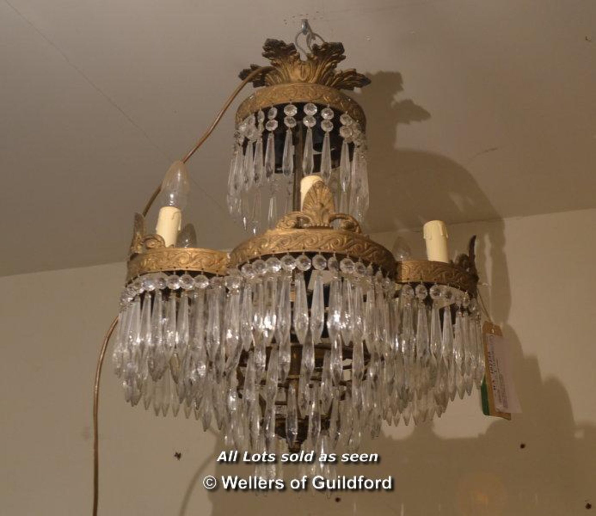 *BASKET GLASS CHANDELIER