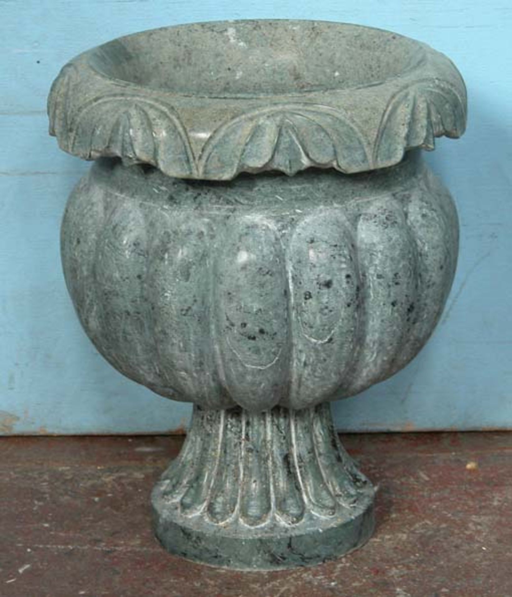 *PAIR OF MARBLE URNS, EARLY 1900S. 390MM (15.25IN) HIGH X 305MM (12IN) DIAMETER [0] - Image 3 of 4