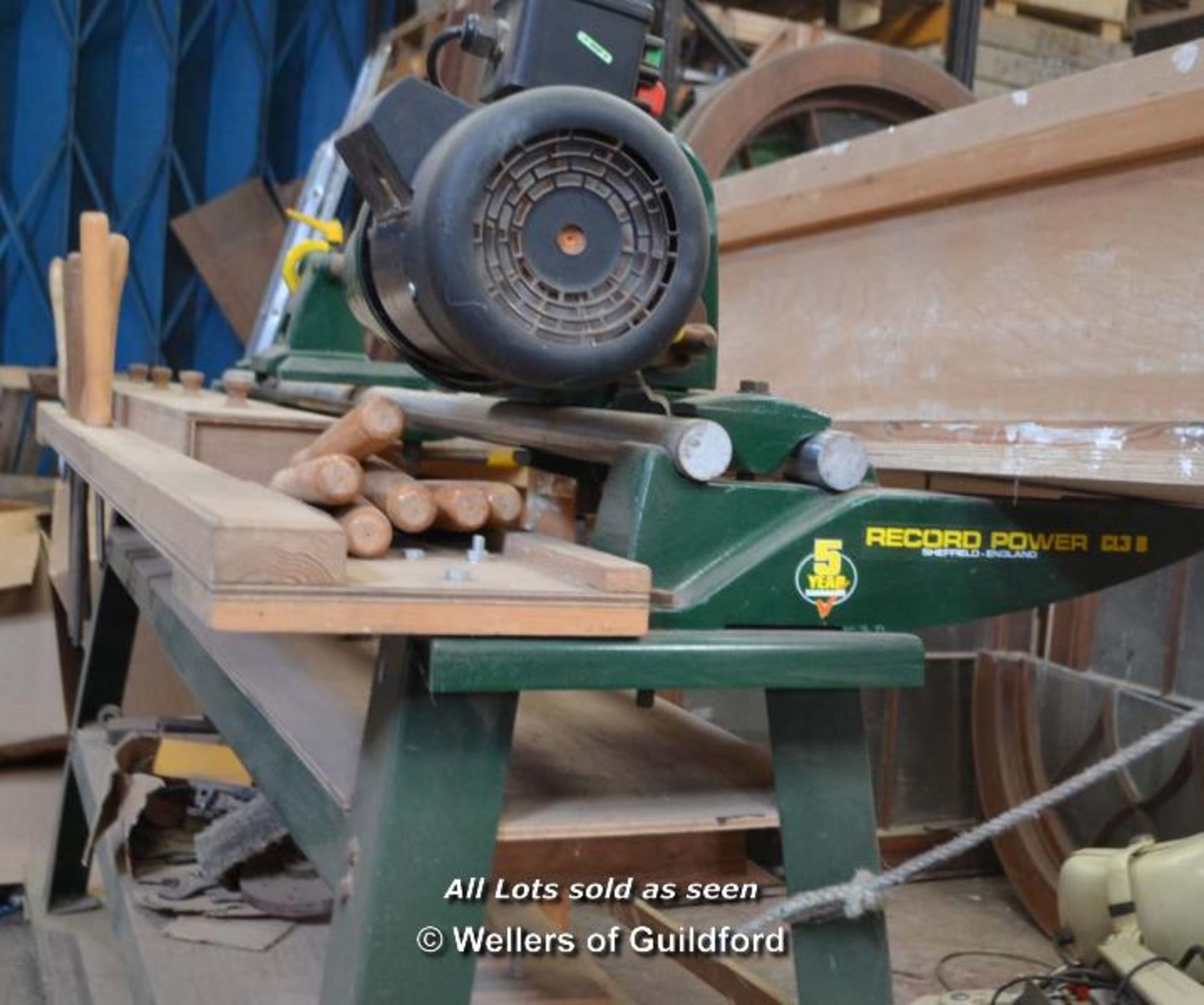 *WOOD TURNING LATHE COMPLETE WITH TOOLS - Image 2 of 2