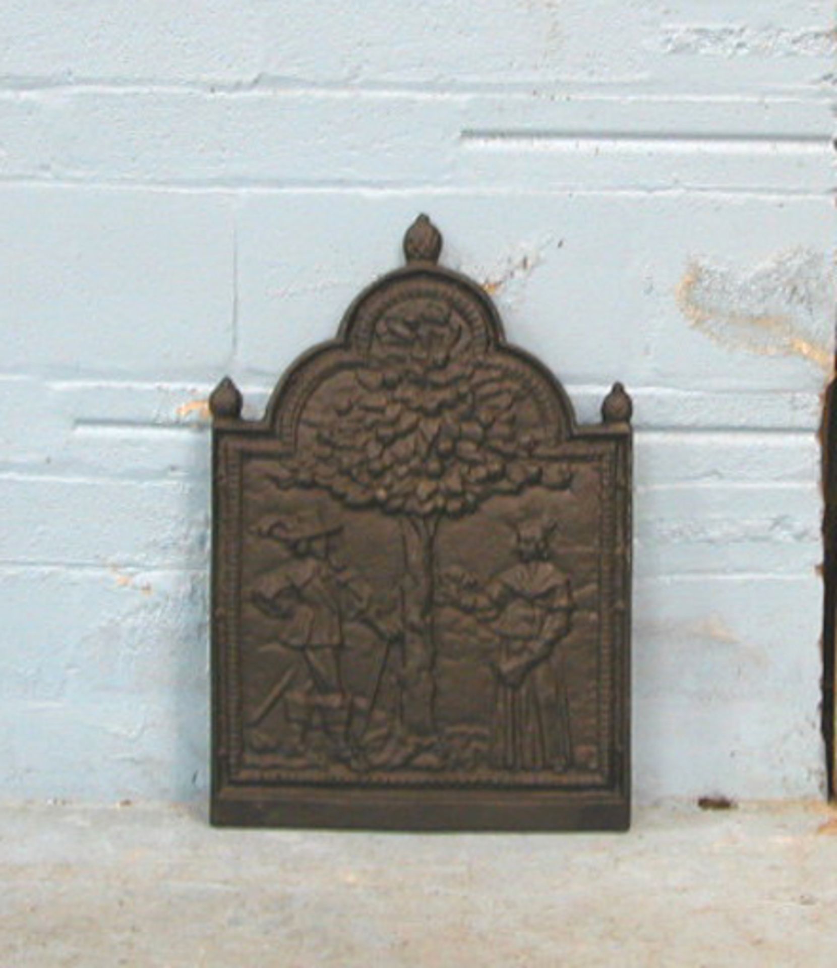 *RECENTLY MADE CAST IRON FIREBACK DEPICTING THE 'TREE OF LIFE'. 773MM (30.4IN) HIGH X 490MM (19.3IN) - Image 2 of 4