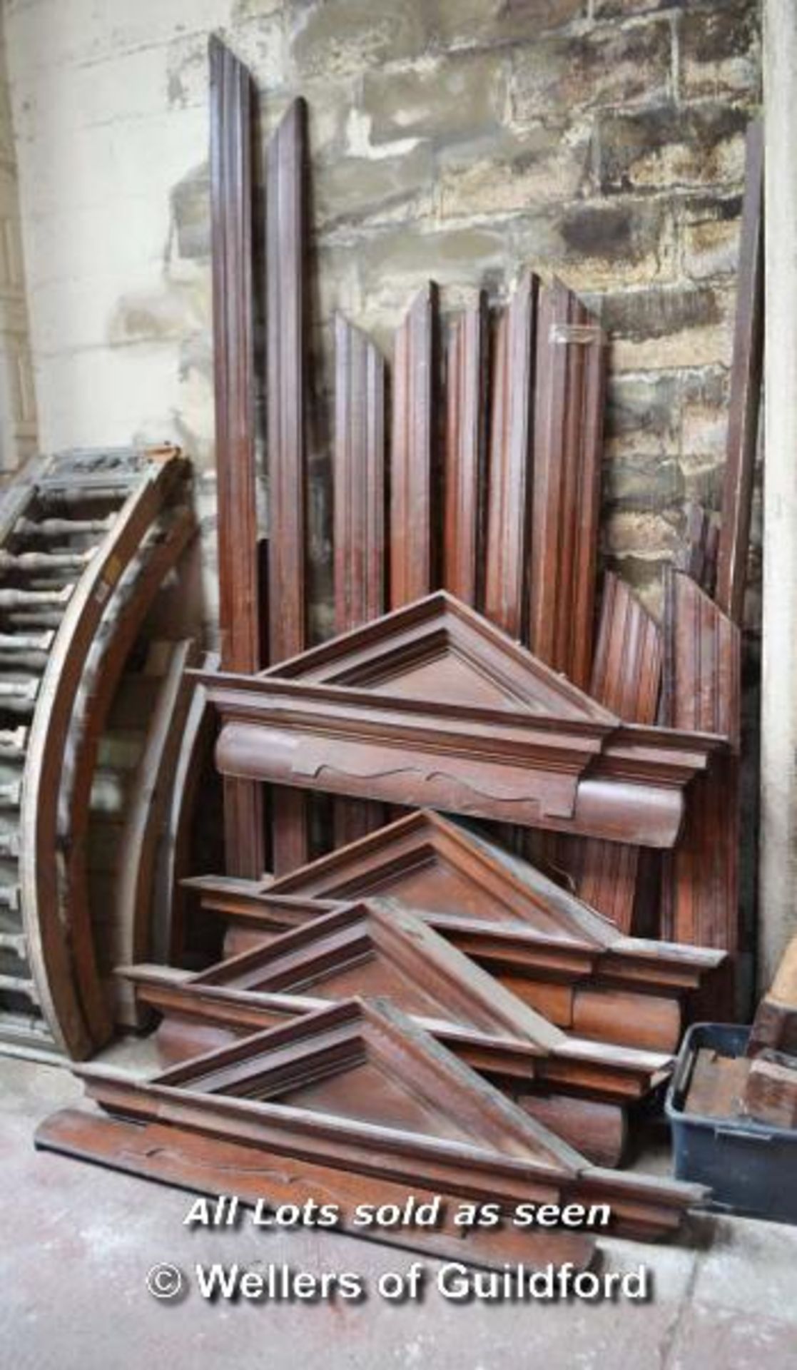 *SET OF FOUR OAK OVERDOORS WITH ARCHITRAVE