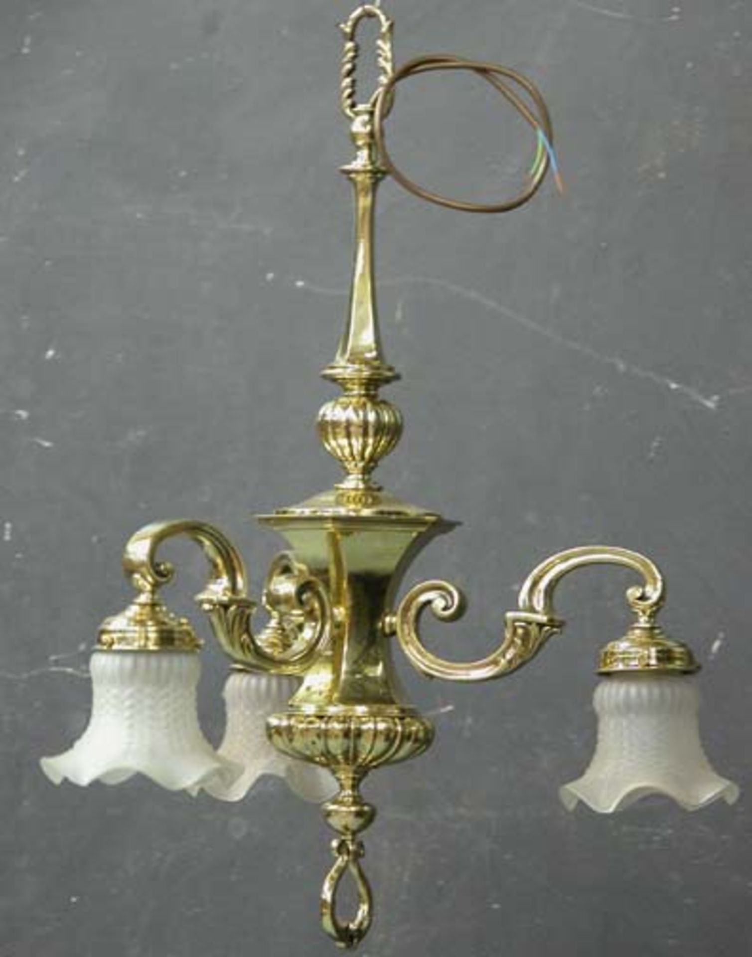 *CLASSICAL STYLE BRASS LIGHT FITTING, ELECTRIFIED, MID 1900. HEIGHT 630MM (24.75IN) X DIAMETER 470MM