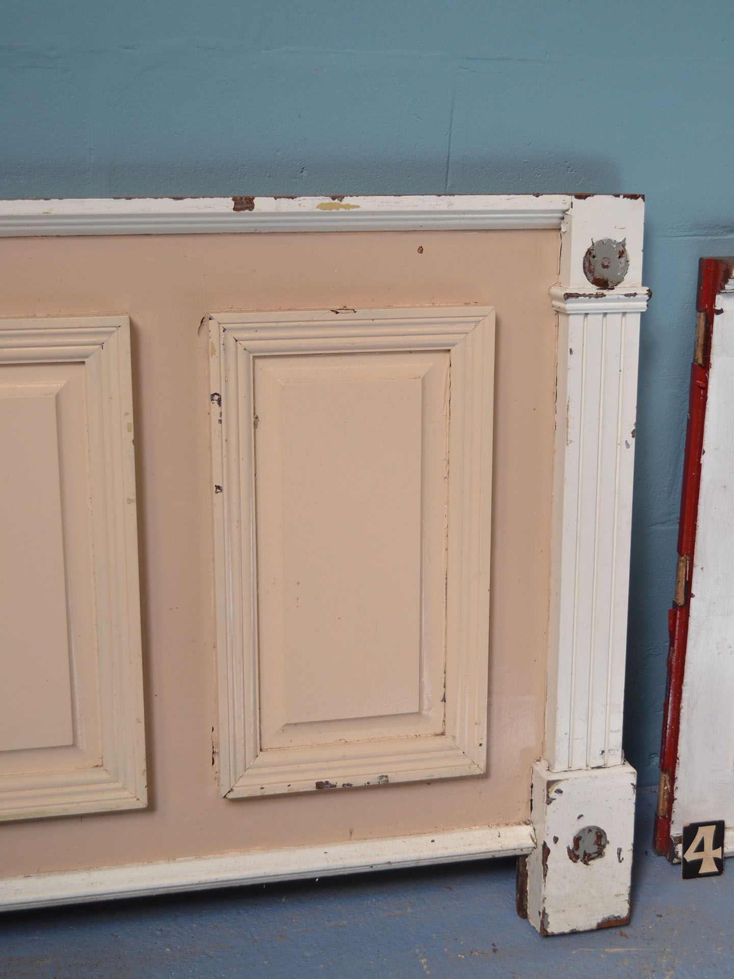 *RUN OF MAHOGANY BAR FRONT (PAINTED) - Image 2 of 7