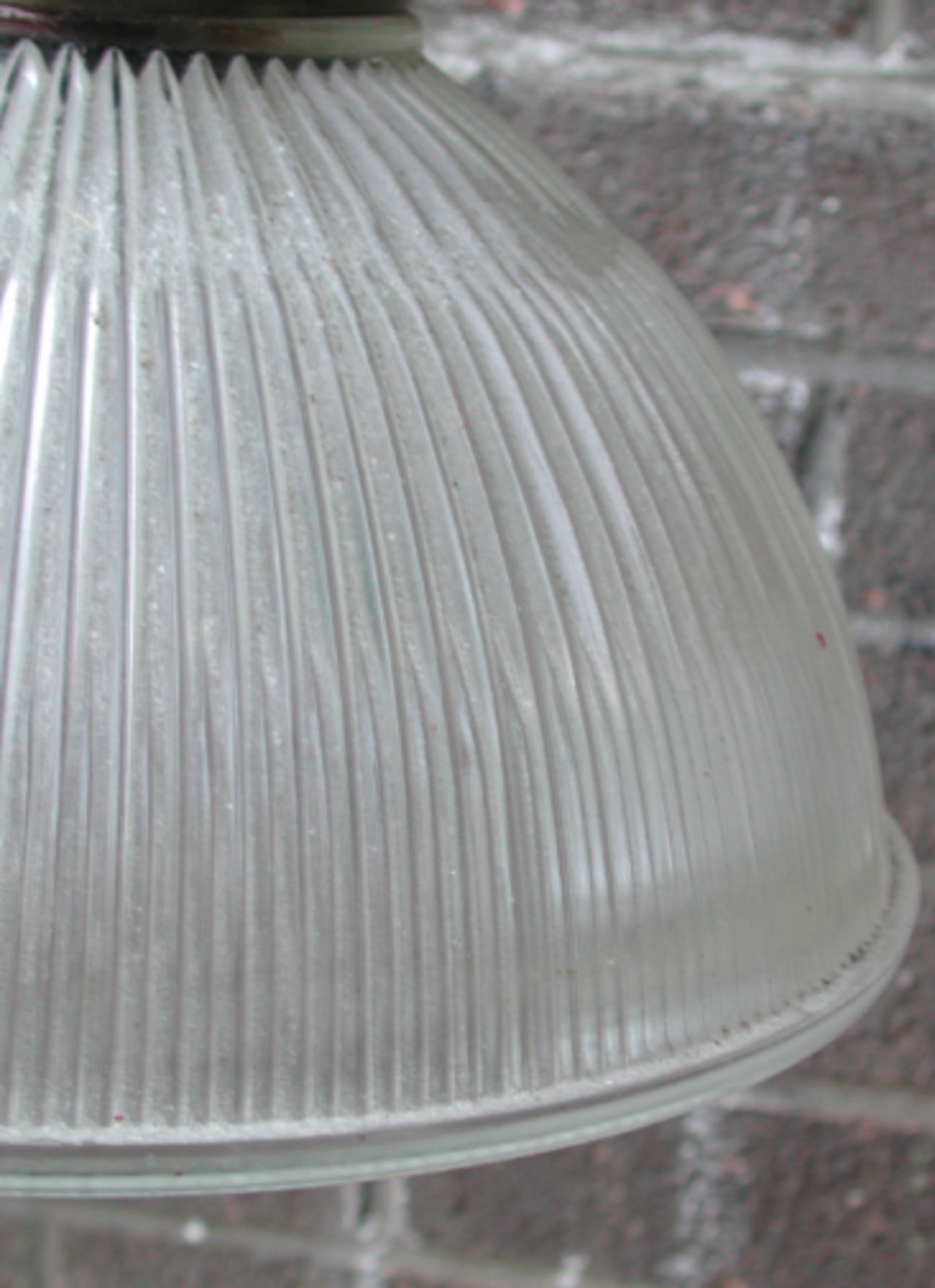 *ONE RECENTLY MADE HOLOPHANE STYLE LIGHTS. HEIGHT 285MM (11.25IN) EXCL CHAIN X DIAMETER 300MM (11. - Image 5 of 5