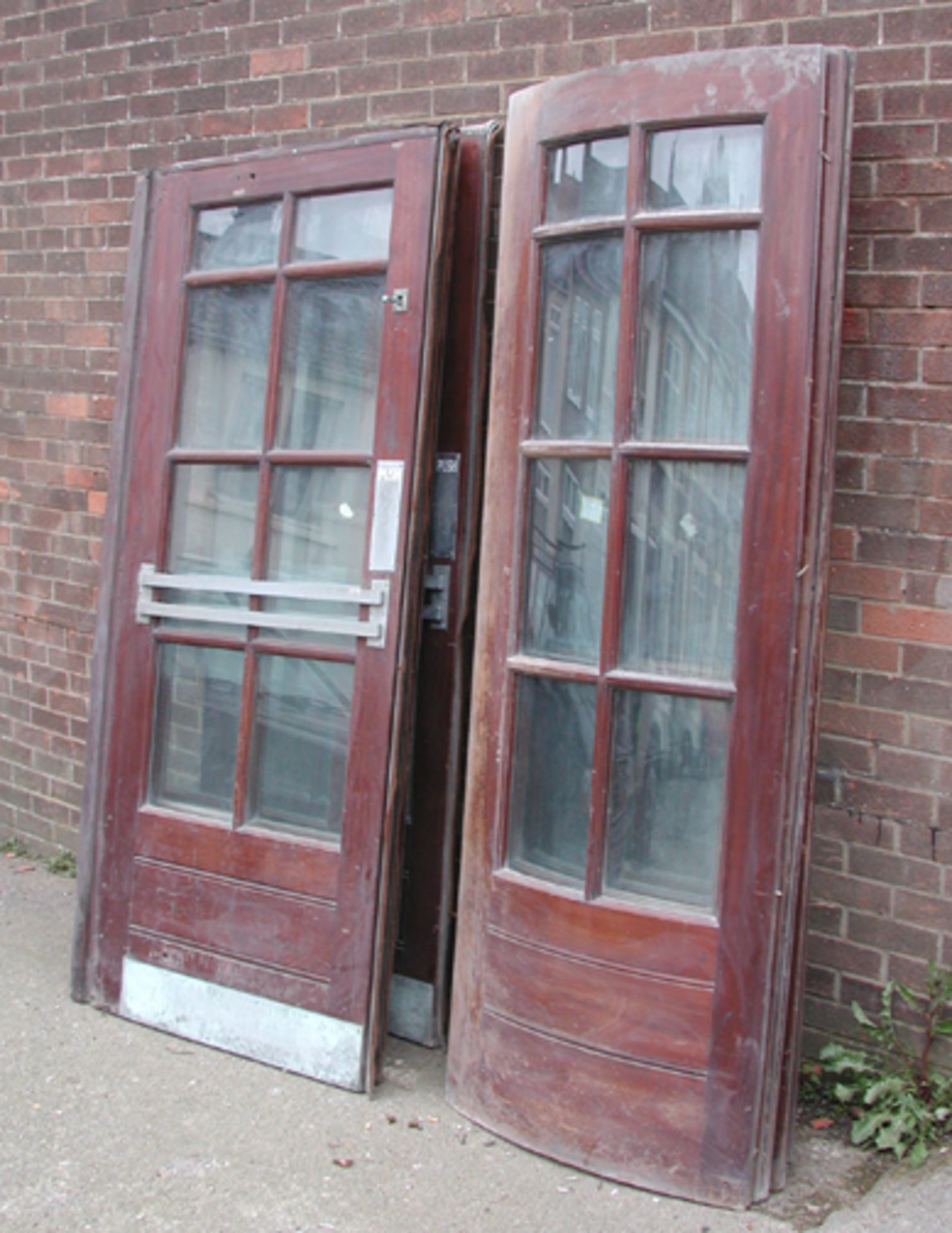 *MAHOGANY REVOLVING DOOR, EARLY 1900'S. AWAITING DIMENSIONS & SET UP PICTURES [0] - Image 3 of 3