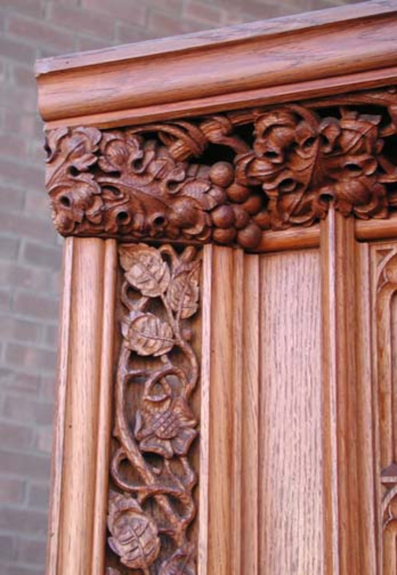 *ANTIQUE GOTHIC OAK PULPIT WITH CARVED FIGURES, CIRCA 1900. HEIGHT 2050MM (80.75IN) EXCL SLOPE X - Image 4 of 6