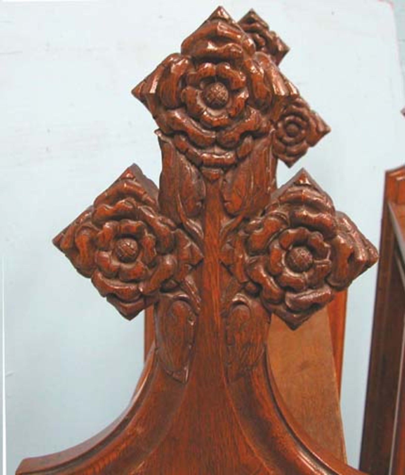 *CARVED OAK CLERGY DESK WITH CARVED POPPY HEADS AND PIERCED GOTHIC TRACERY, MID 1900S. HEIGHT 1430MM - Image 3 of 5