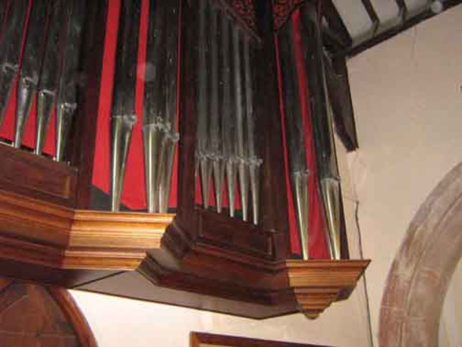 *ORGAN CASE AND PIPES. HEIGHT 2.51M (8.2FT) X WIDTH 3.4M (11.1FT) X DEPTH 1050MM (41.25IN) [0] - Image 3 of 12