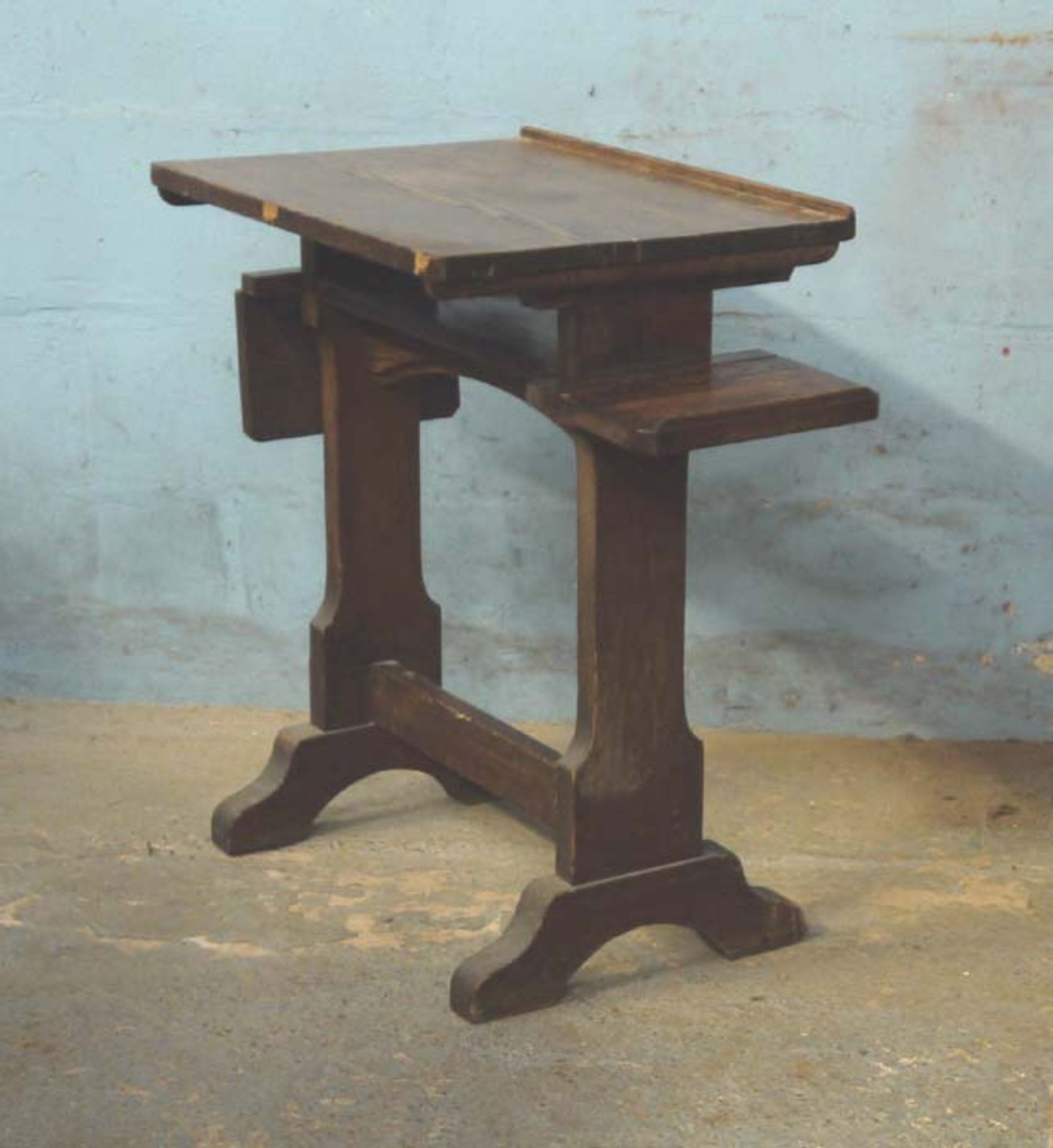 *VICTORIAN PITCH PINE SIDE TABLE. 770MM ( 30.25" ) HIGH X 660MM ( 26" ) WIDE X 465MM ( 18.25" ) DEEP - Image 4 of 5