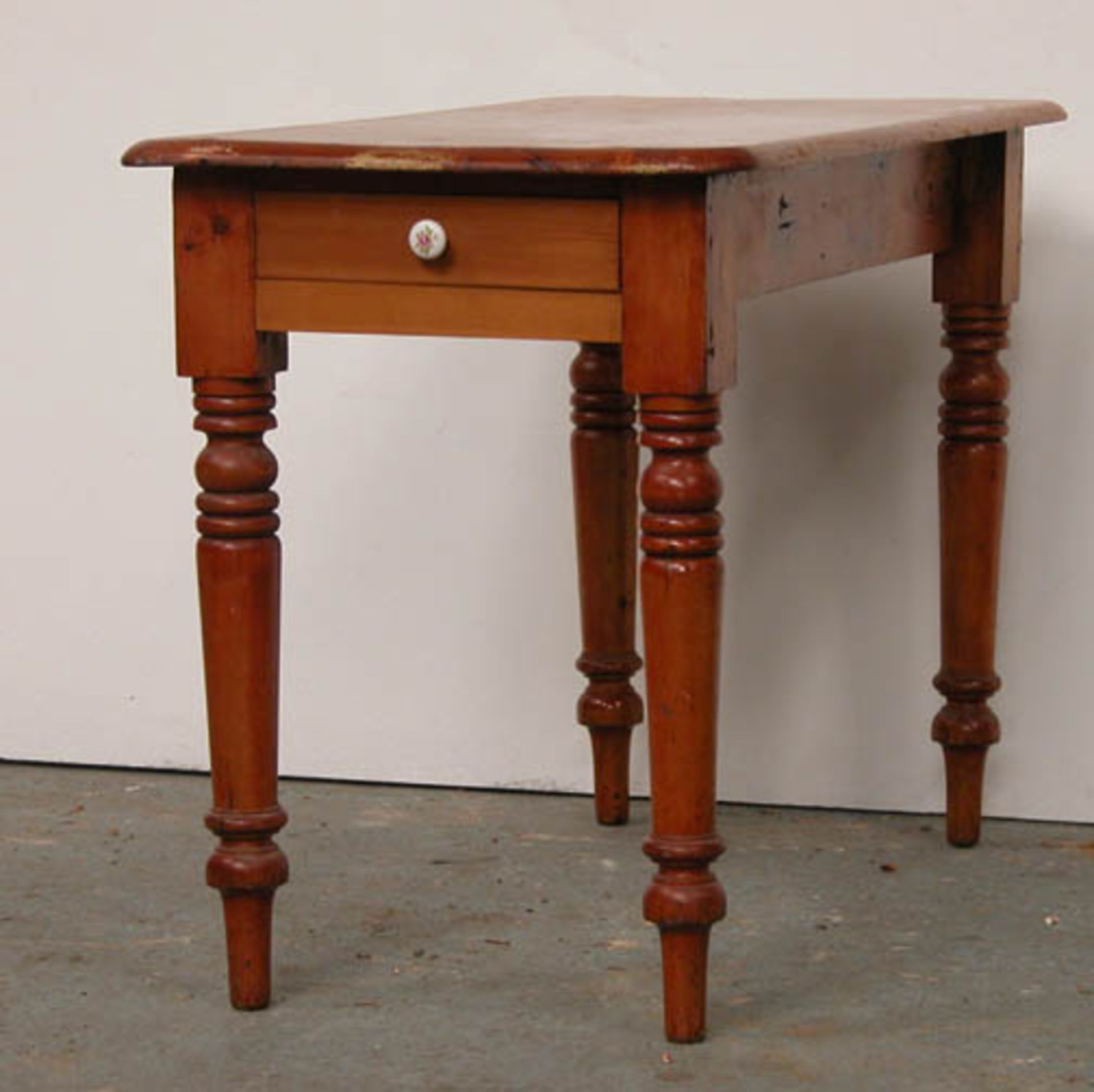 *PINE TABLE WITH DRAWER. HEIGHT 740MM (29.25IN) X WIDTH 1055MM (41.5IN) X DEPTH 555MM (21.75IN) [0]