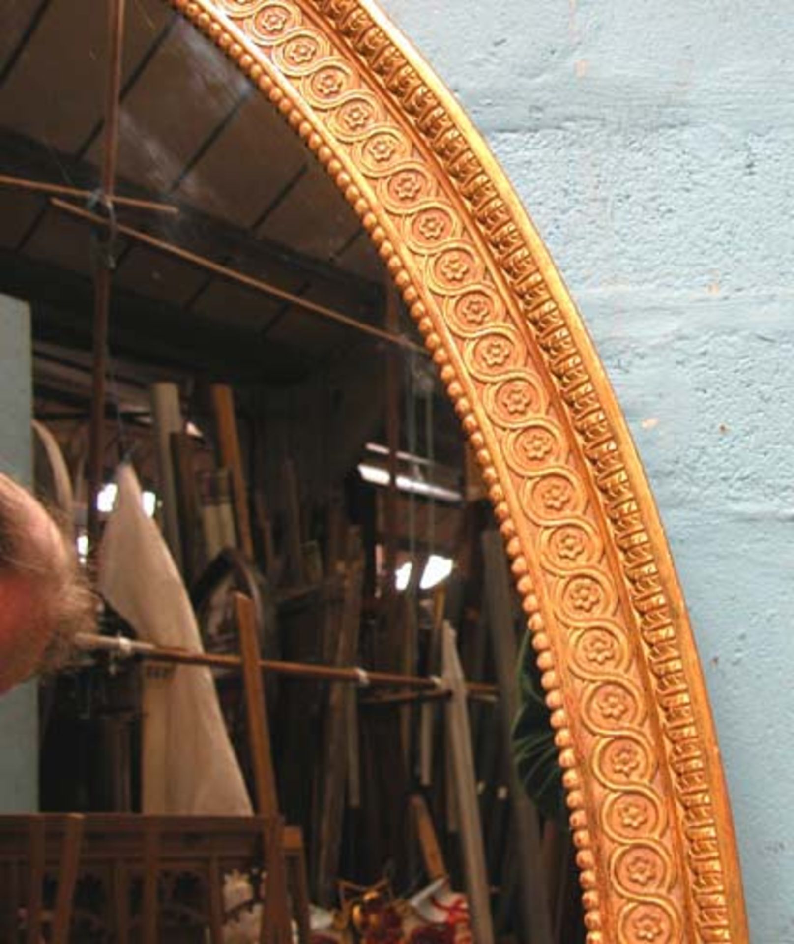 *LARGE OVAL MIRROR BY JONATHAN SAINSBURY IN THE STYLE OF GEORGE III WITH CARVED MOULDED FRAME. - Image 3 of 6