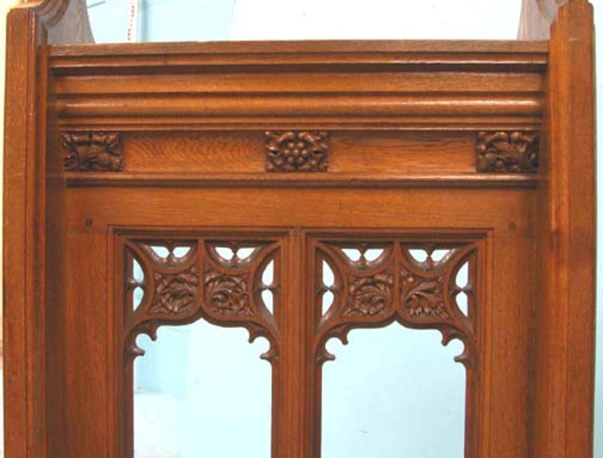 *CARVED OAK CLERGY DESK WITH CARVED POPPY HEADS AND PIERCED GOTHIC TRACERY, MID 1900S. HEIGHT 1430MM - Image 2 of 5