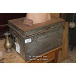 *STEEL DEED BOX. HEIGHT 340MM (13.25INCHES) X WIDTH 530MM (21INCHES) X DEPTH 370MM (19.5INCHES) [0]