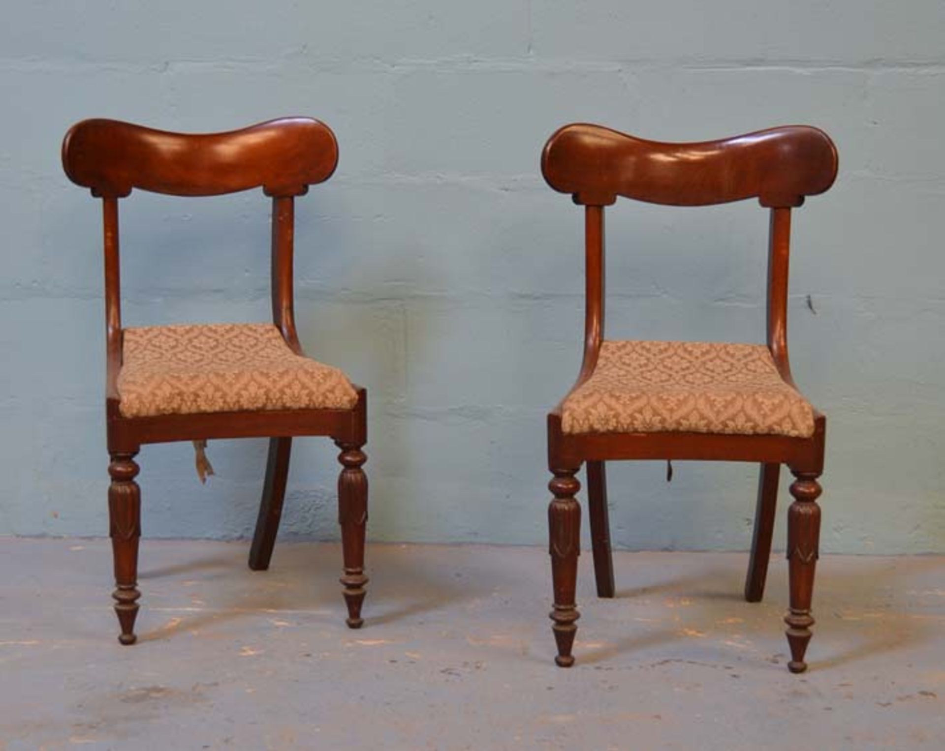 *PAIR OF EARLY VICTORIAN MAHOGANY ANTIQUE CHAIRS. 880MM ( 34.75" ) HIGH X 520MM ( 20.5" ) WIDE X