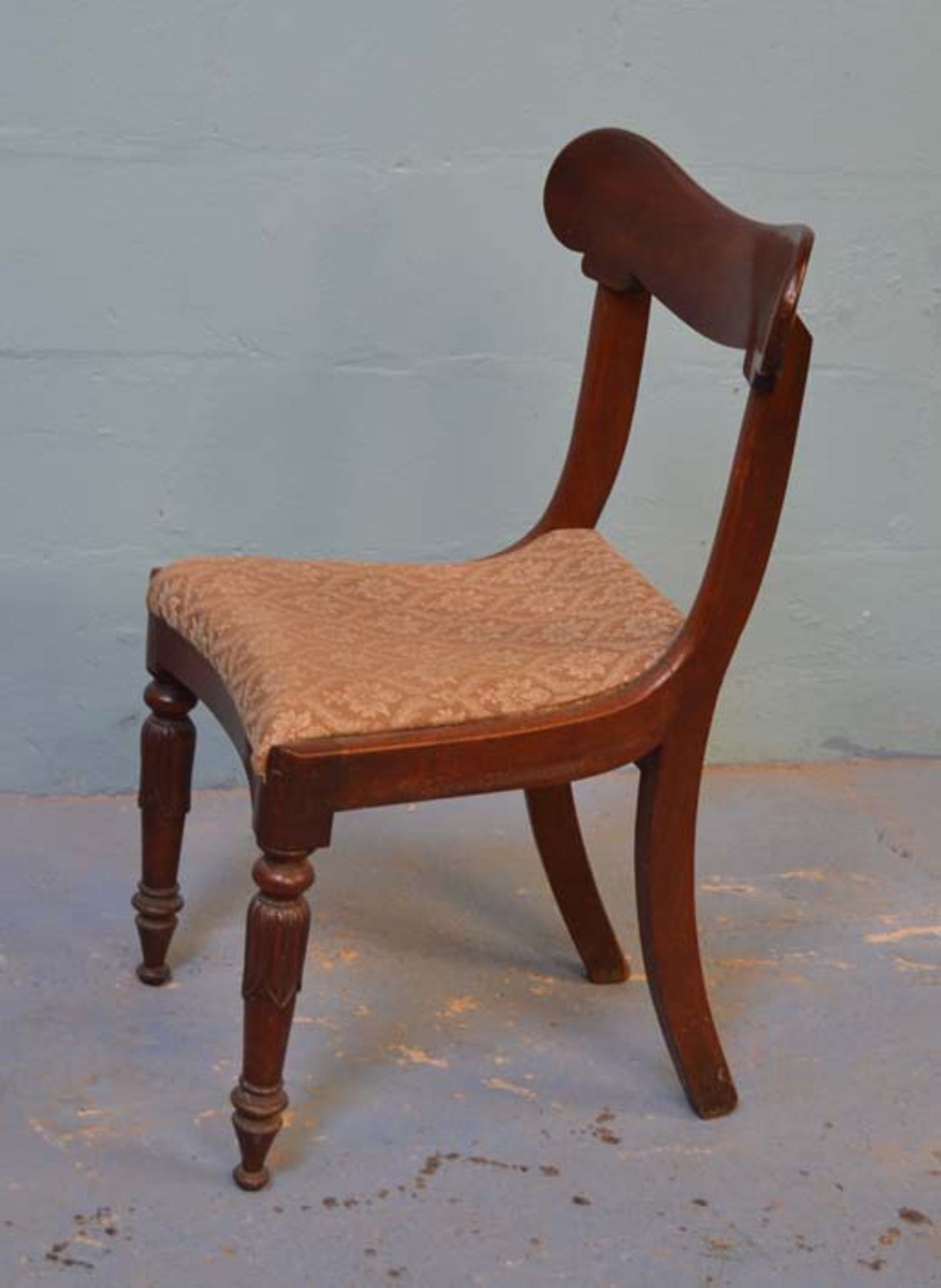 *PAIR OF EARLY VICTORIAN MAHOGANY ANTIQUE CHAIRS. 880MM ( 34.75" ) HIGH X 520MM ( 20.5" ) WIDE X - Image 4 of 5