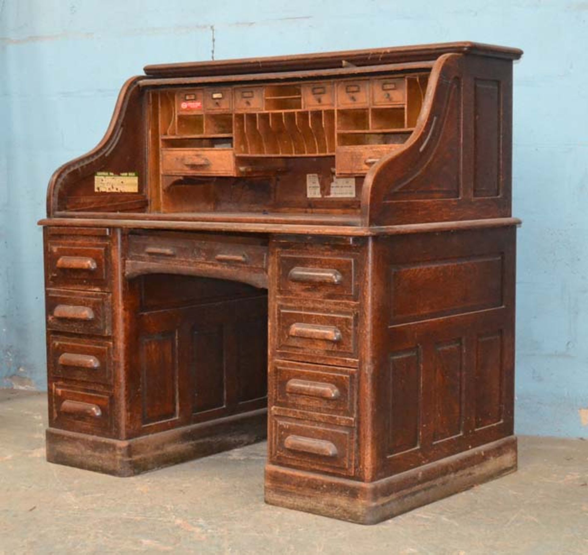 *VICTORIAN OAK ROLL TOP DESK NEEDS RESTORATION. 1265MM ( 49.75" ) HIGH X 1270MM ( 50" ) WIDE X 810MM