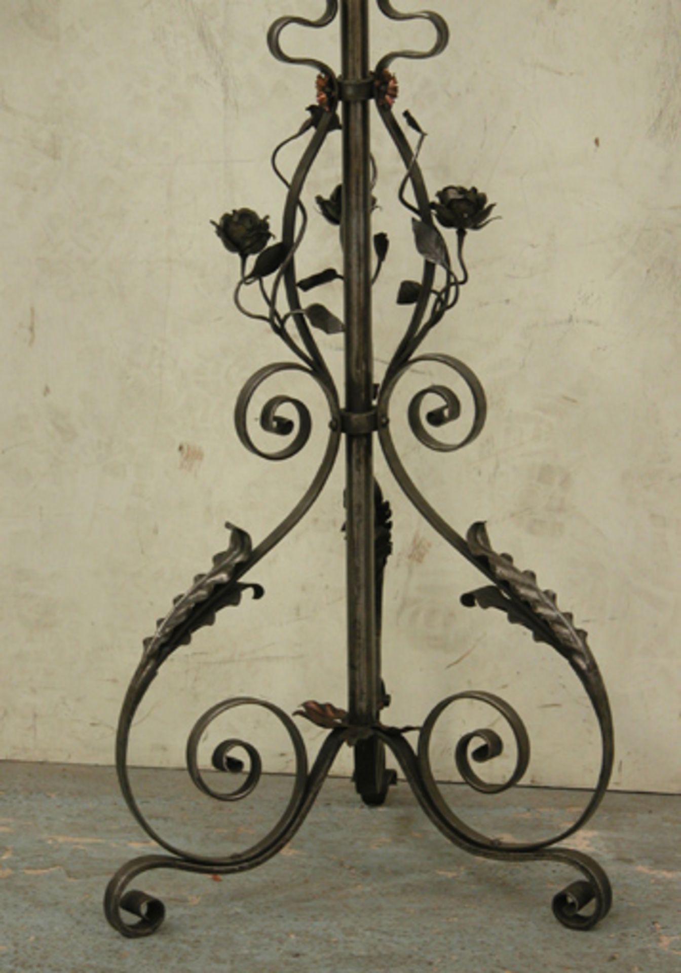 *VICTORIAN WROUGHT IRON LAMP STAND, CIRCA 1860. HEIGHT 1350MM (53IN) MIN. 2180MM (85IN) MAX. X WIDTH - Image 5 of 6