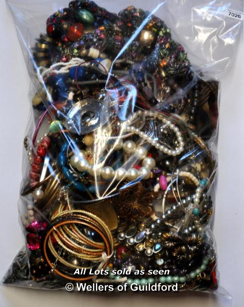 Bag Of Costume Jewellery, Gross Weight 2.85 Kilograms